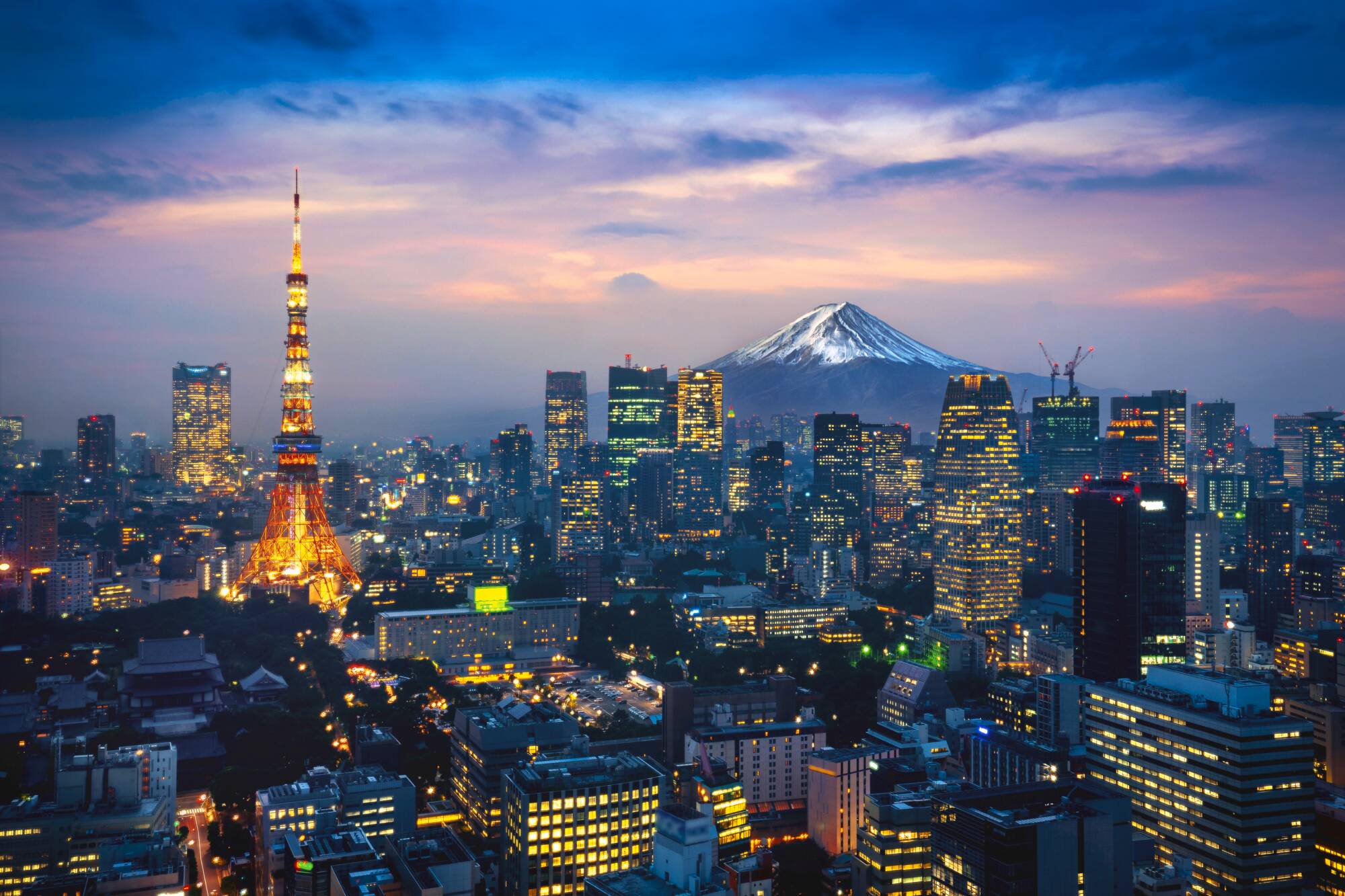 Japan auf neuen Wegen ab Tokio: Japan Tokio Stadtansicht mit Mt Fuji