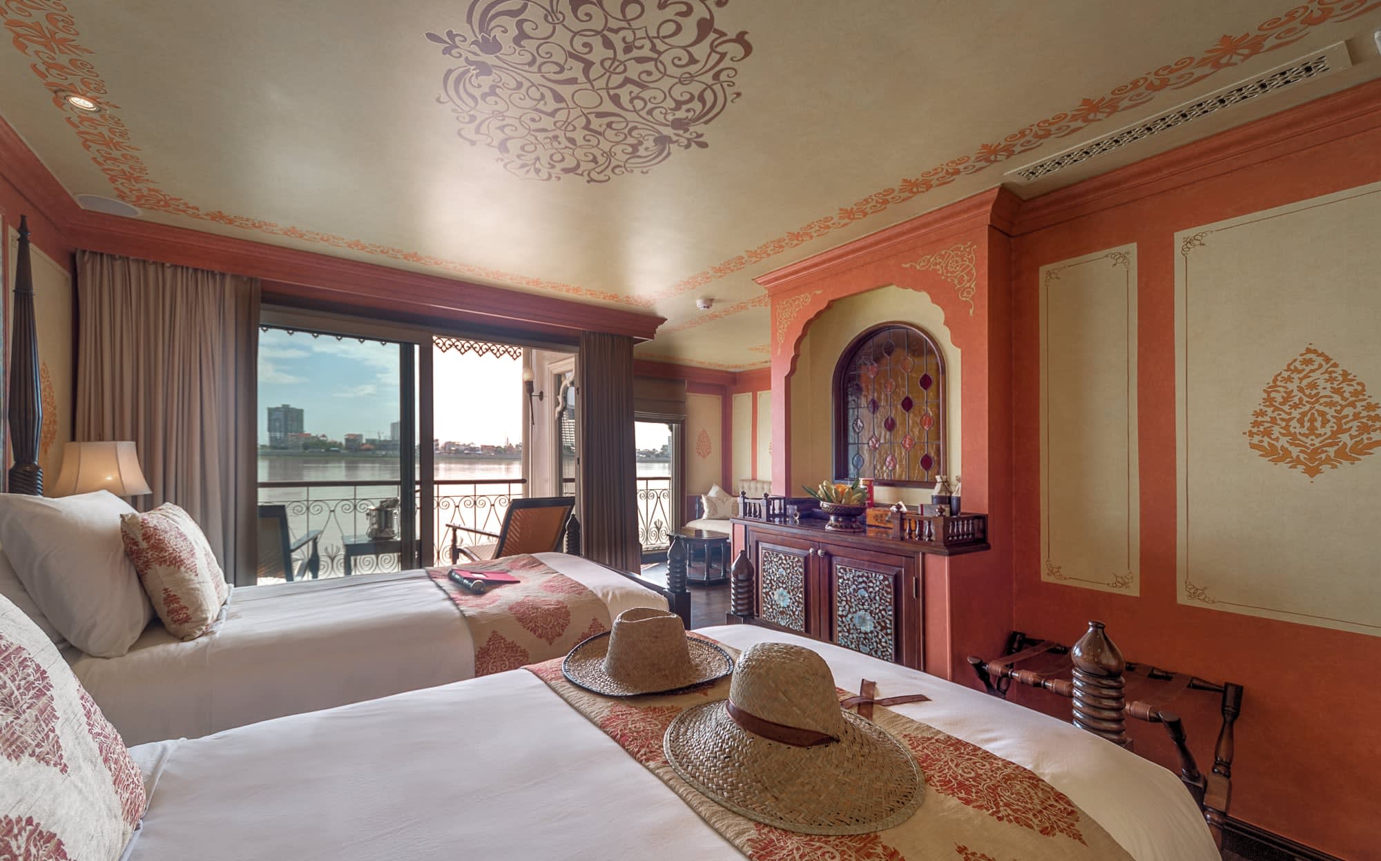 Den Mekong erleben mit Heritage Line, REP-SGN 8T/7N ab Siem Reap: Heritage Line Jahan Deluxe-Kabine