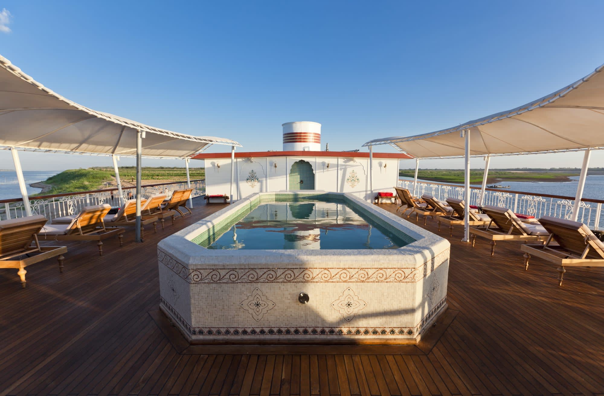 Den Mekong erleben mit Heritage Line, REP-SGN 8T/7N ab Siem Reap: Heritage Line Jahan Pool