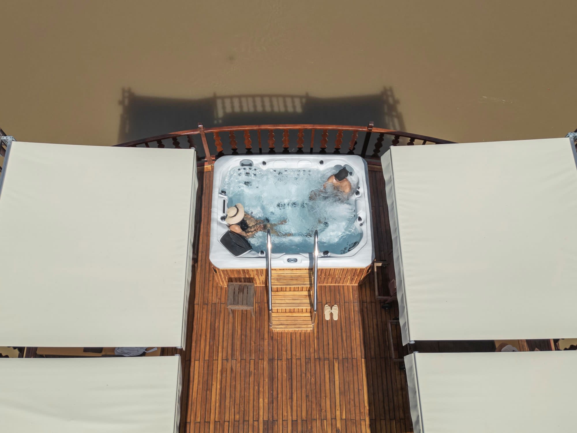 Flusskreuzfahrt durch Laos mit Heritage Line ab Vientiane: Laos Heritage Line Anouvong Sonnendeck