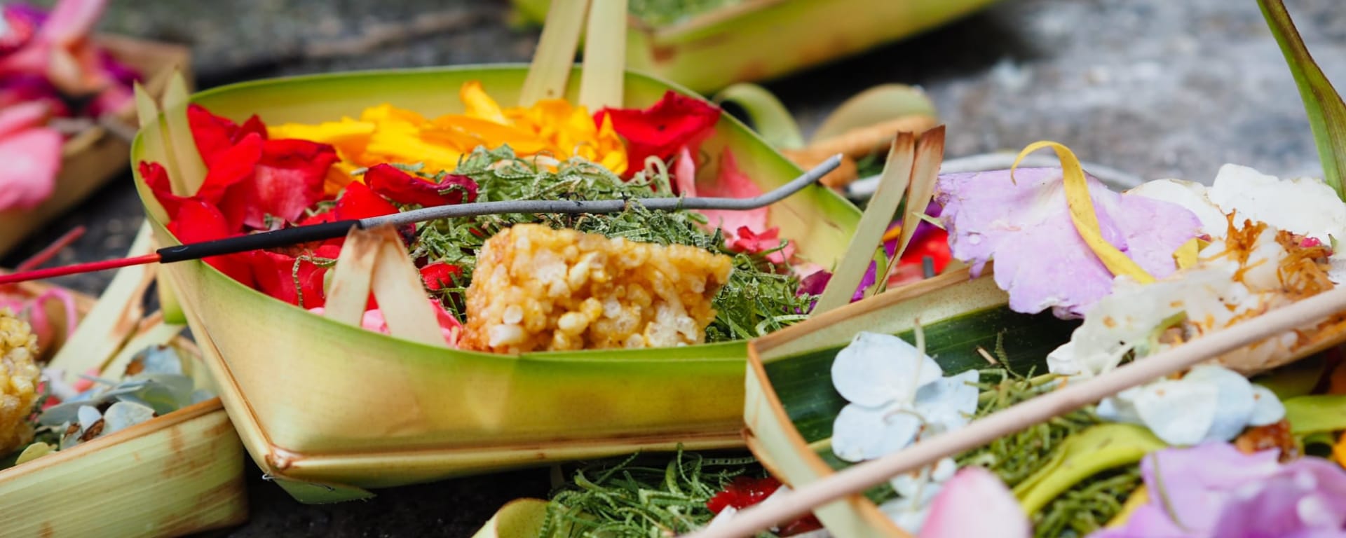 Bali mal anders ab Süd-Bali: Indonesien Bali Opferschalen