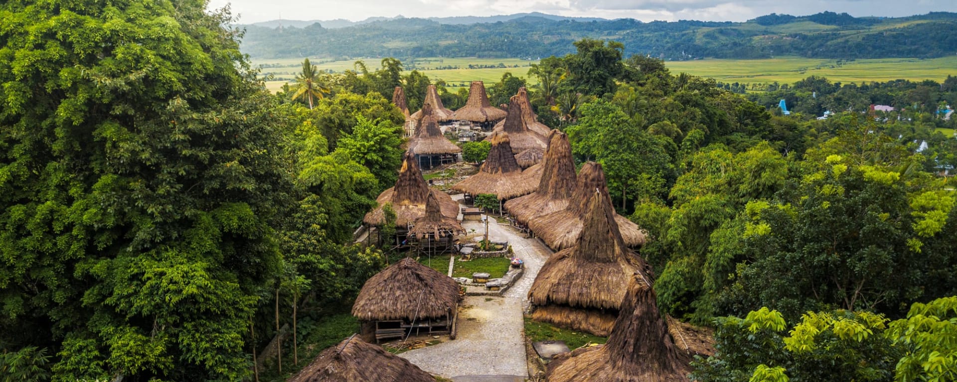 Unbekanntes Sumba: Indonesien Sumba Kampung Adat Praijing
