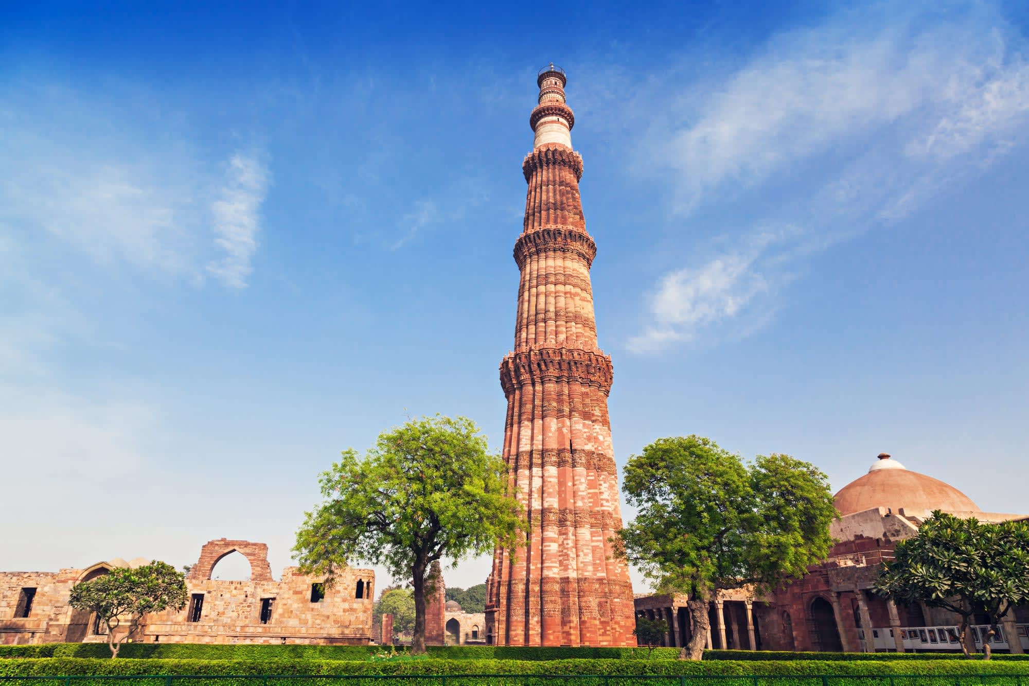 Architektur & Geschichte Zentralindiens ab Delhi: Indien Delhi Qutub Minar