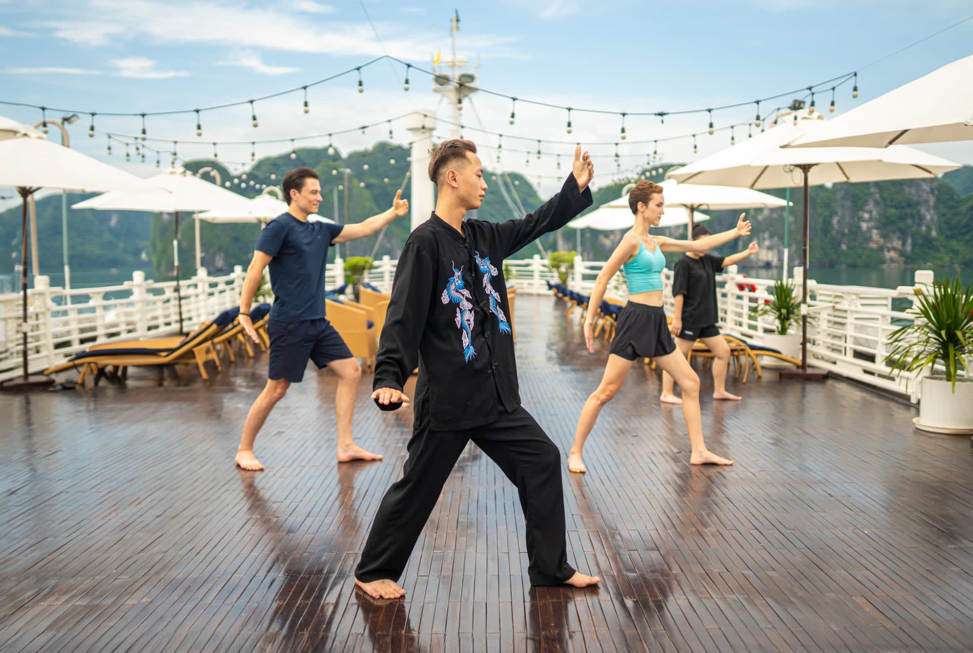 Lan Ha und Halong Bucht mit Au Co Cruise (2T/1N) ab Hanoi: Vietnam Au Co Bhaya Taichi