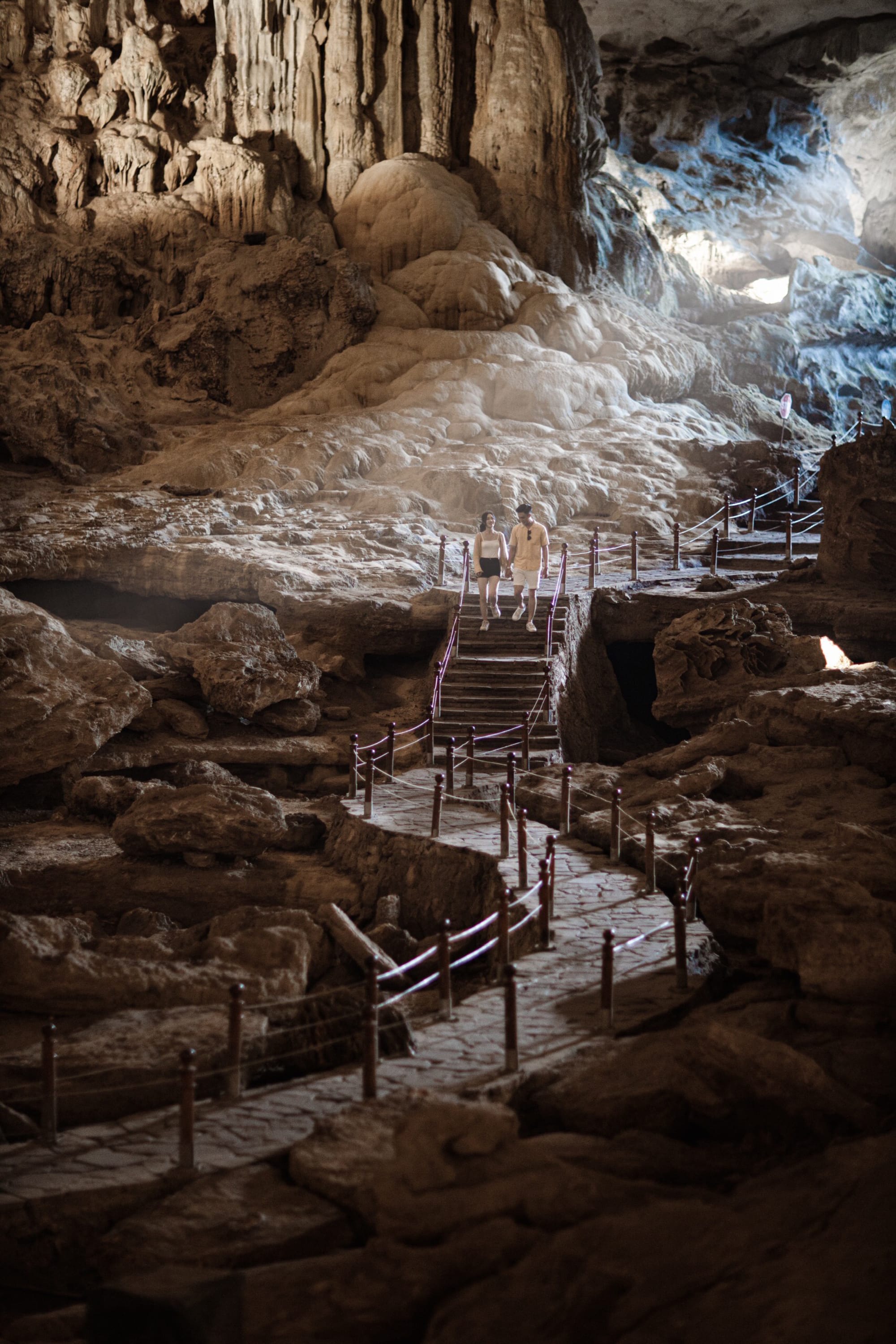 Lan Ha und Halong Bucht mit Au Co Cruise (2T/1N) ab Hanoi: Vietnam Höhle Sung Sot