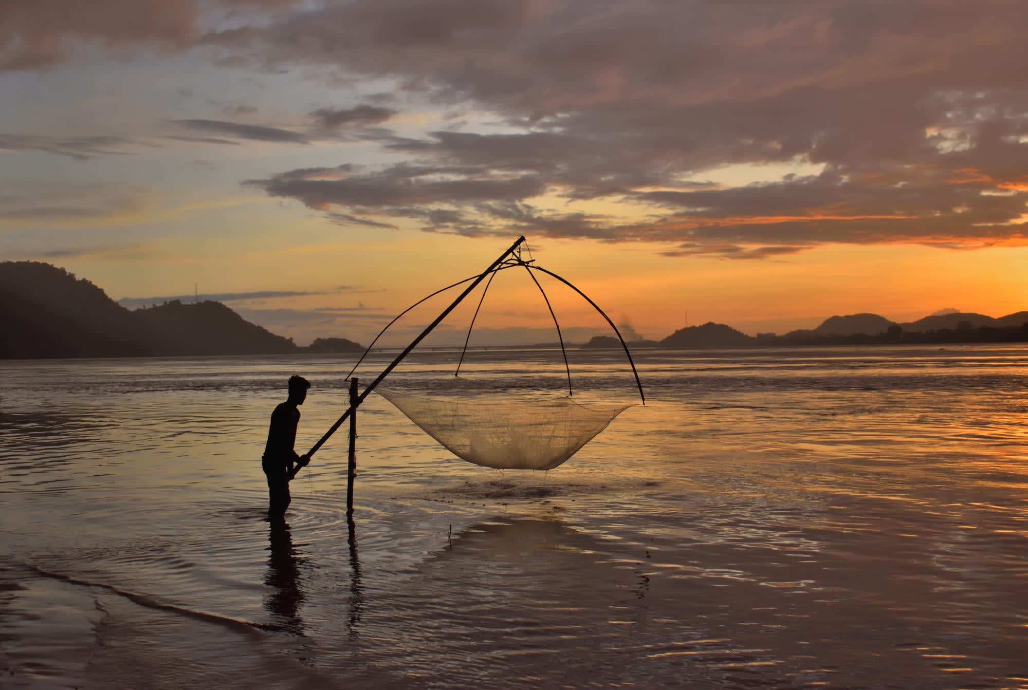 Magischer Brahmaputra ab Assam | Dibrugarh | Guwahati: Indien Assam Brahmaputra Fluss Sonnenuntergang