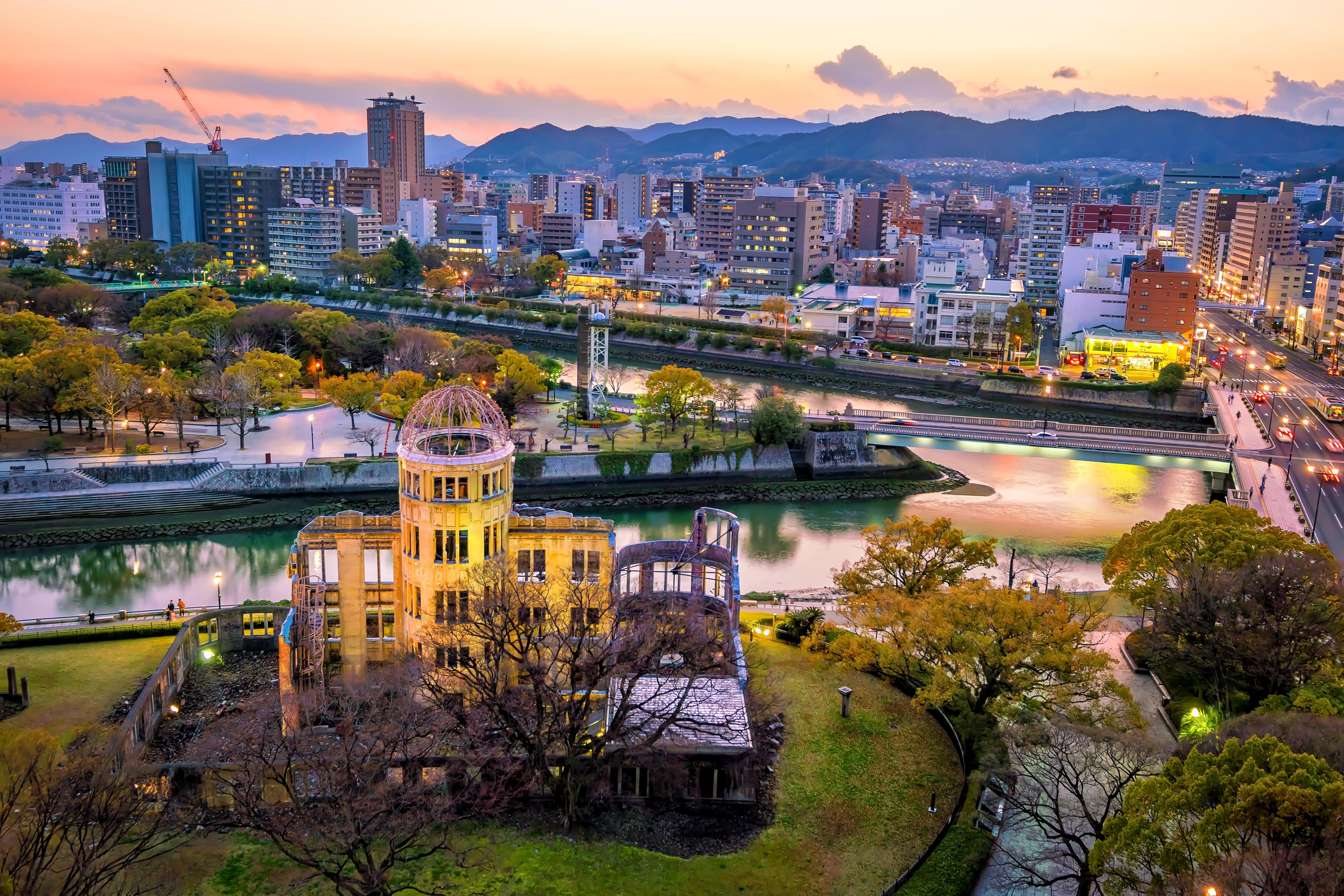 Bonsai - Japan zum Kennenlernen ohne Flug ab Kyoto: Japan Hiroshima Friedenspark