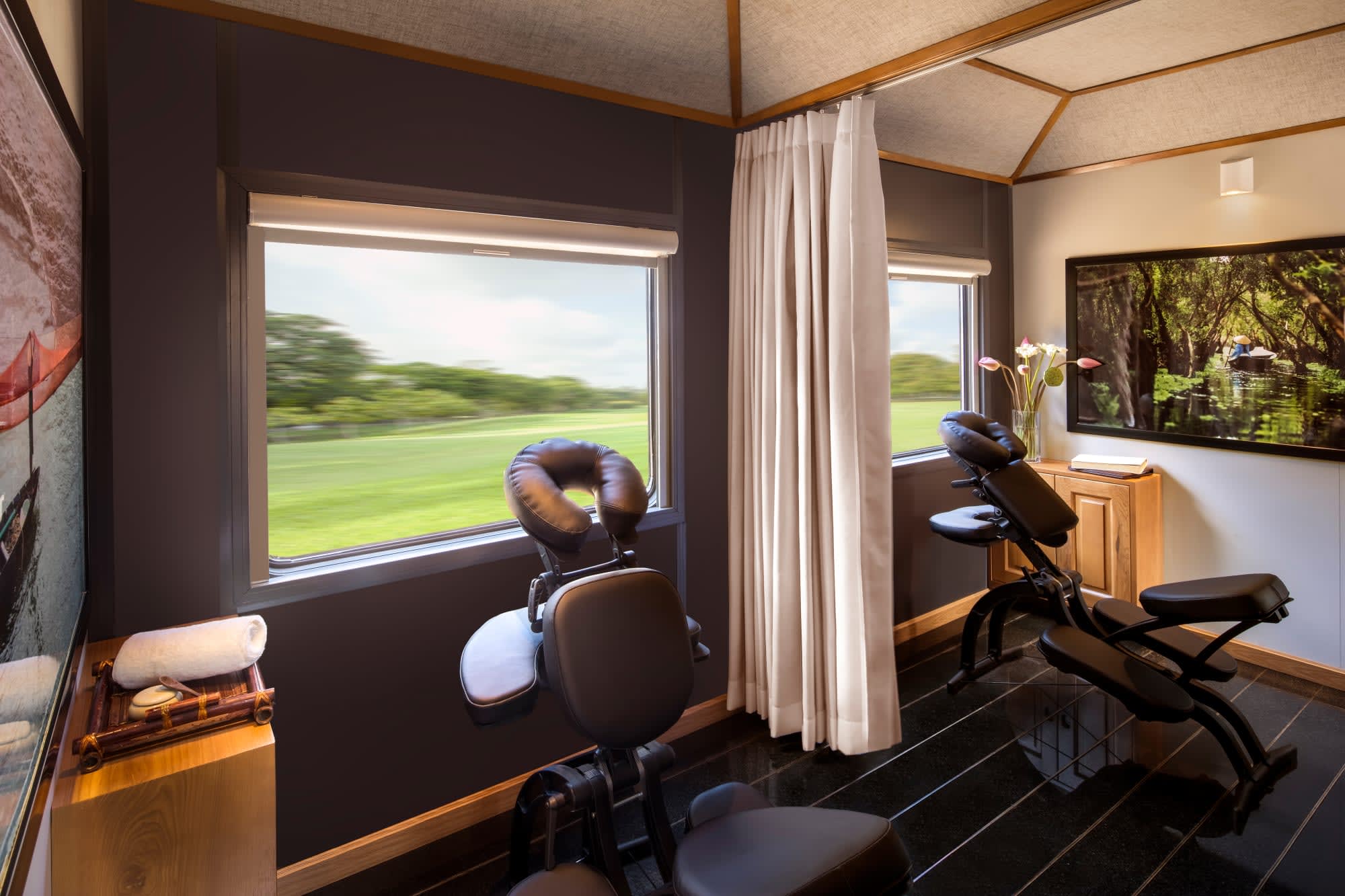 The Vietage by Anantara Luxury Railway Carriages ab Danang: Vietnam The Vietage