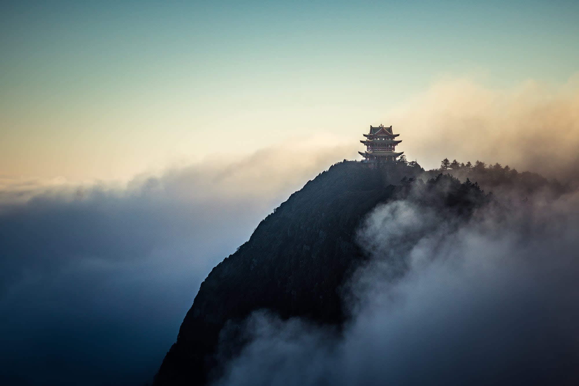 Von Chongqing nach Chengdu: China Emeishan Berg Tempel