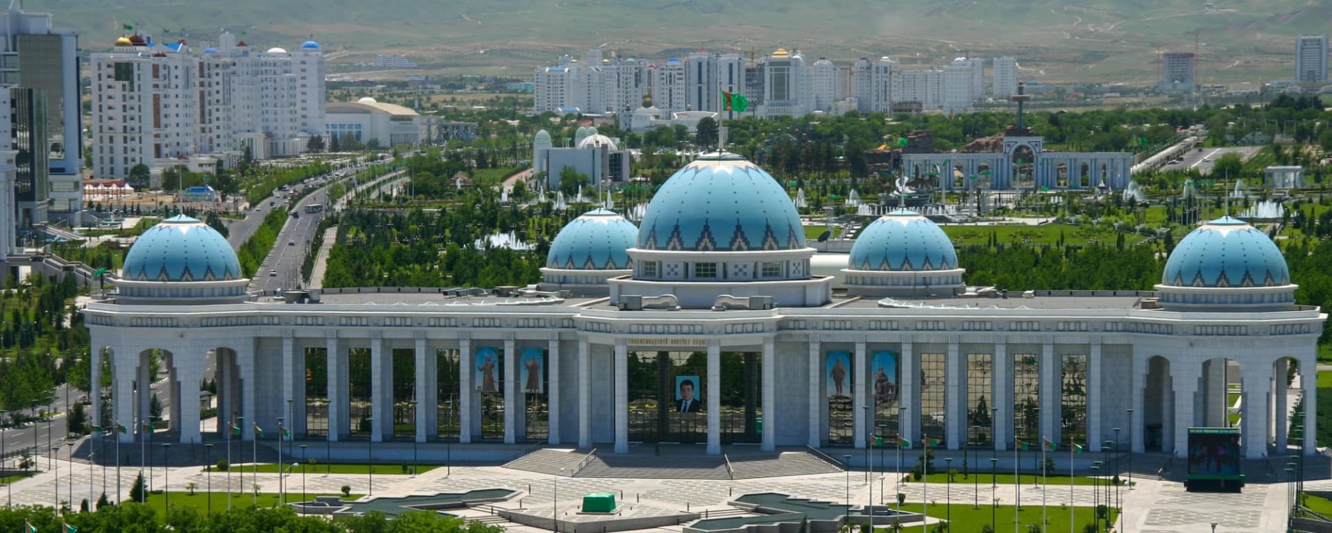 Klassisches Turkmenistan ab Aschgabat: Turkmenistan Aschgabat Ruhyyet Palast