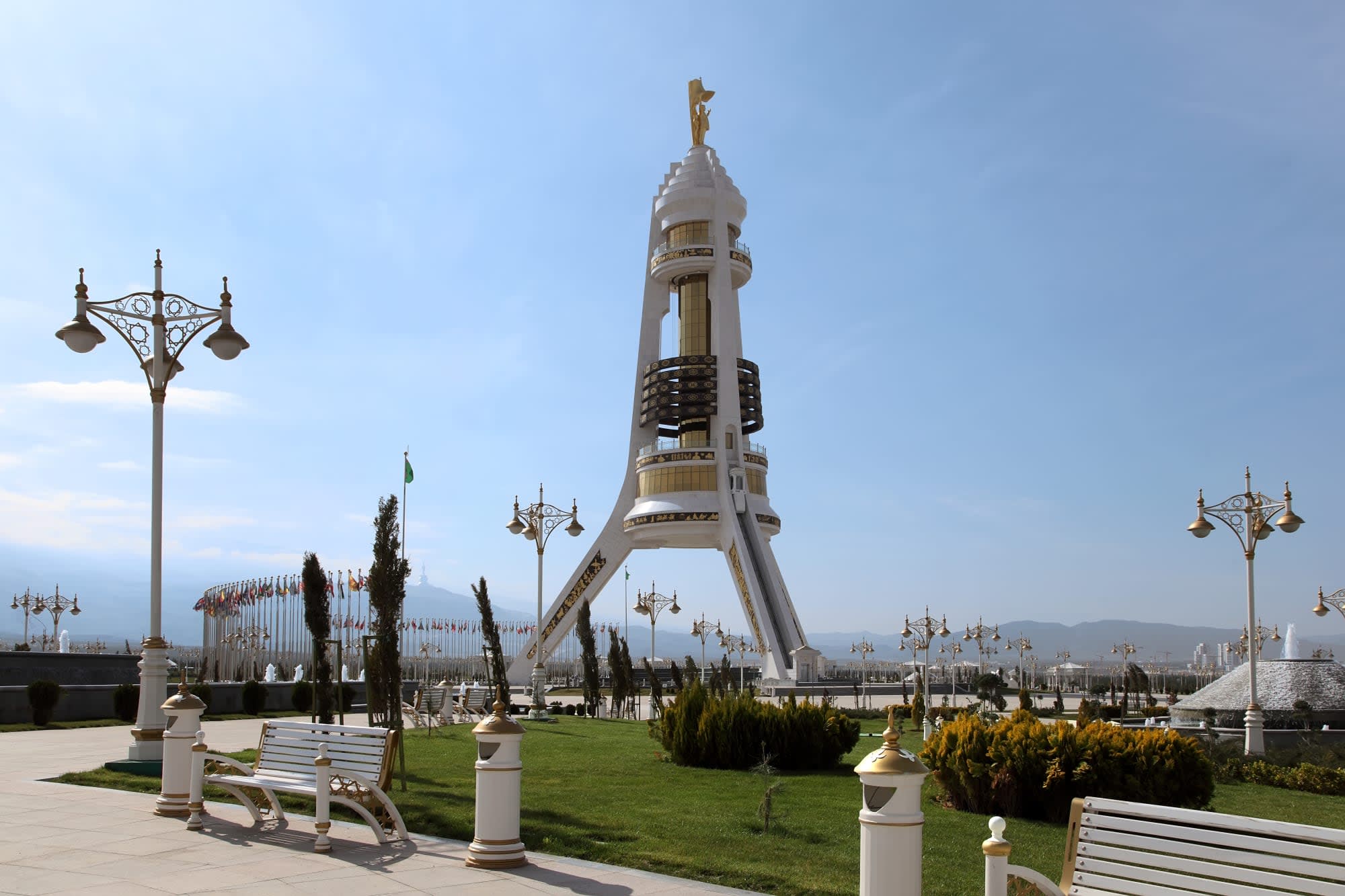 Höhepunkte Turkmenistans ab Aschgabat: Turkmenistan Aschgabat Bogen der Neutralität