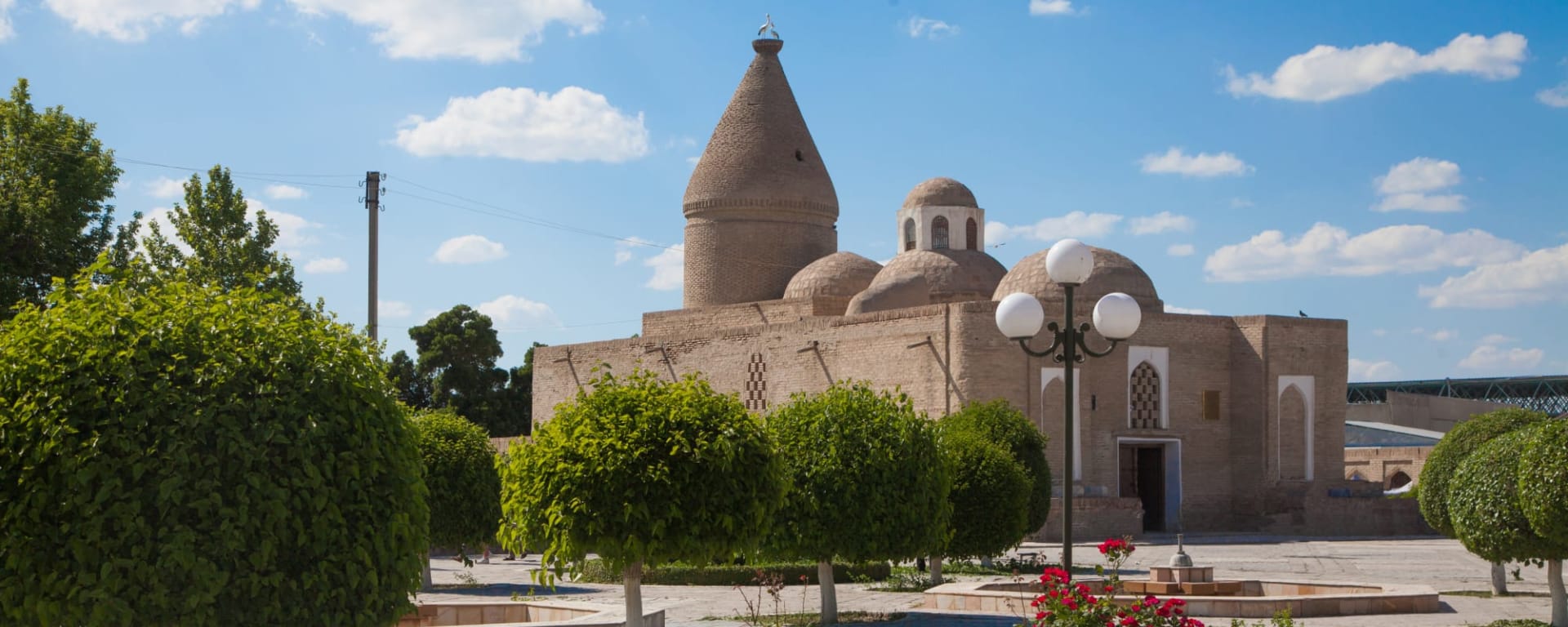 Klassisches Usbekistan ab Taschkent: Usbekistan Buchara Chashma Ayub Mausoleum