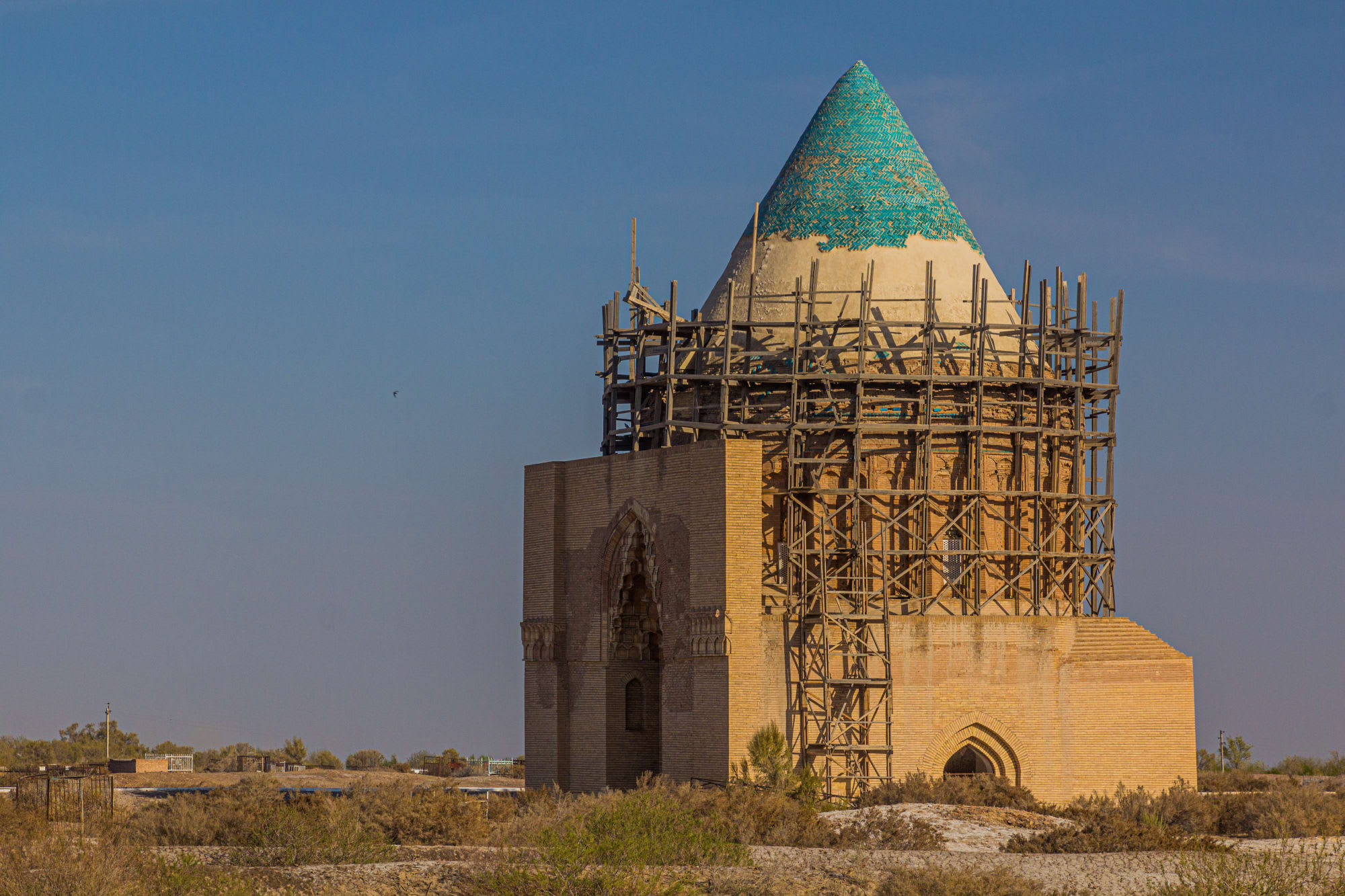 Reise ins Herz der Seidenstraße ab Taschkent: Turkmenistan Kunja Urgentsch Mausoleum von Sultan Tekesh