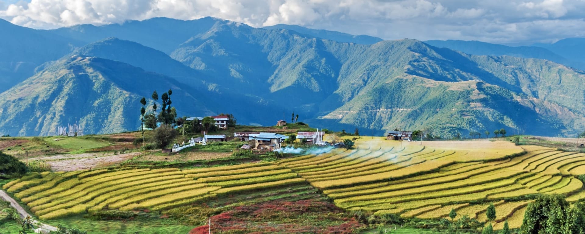 Authentisches Bhutan von Ost nach West ab Paro: Bhutan Farm in den Bergen nähe Trashigang