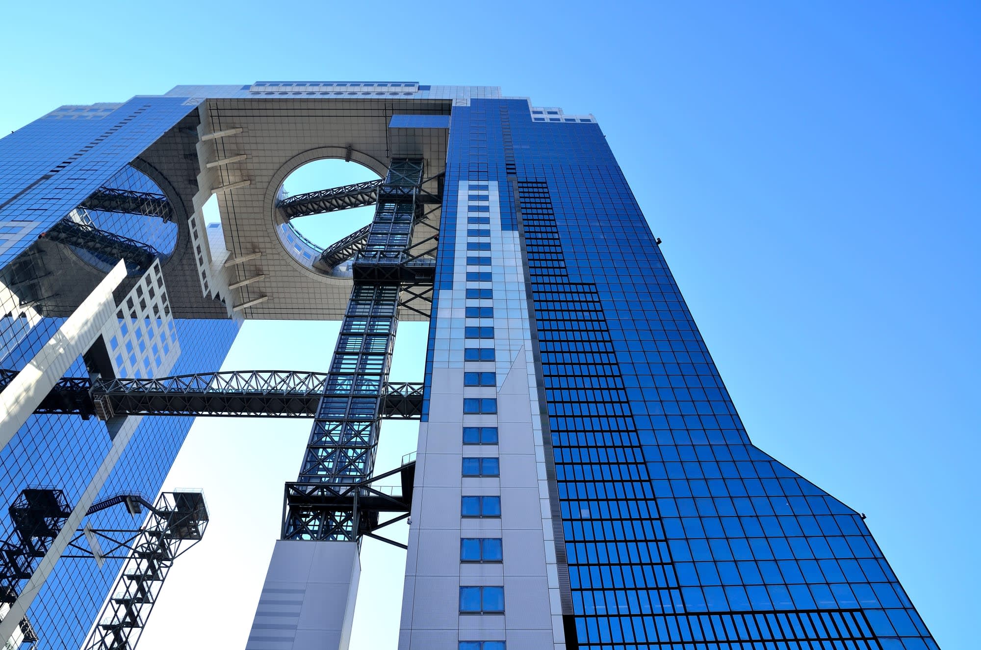 Japan auf neuen Wegen ab Tokio: Japan Osaka Umeda Sky Building