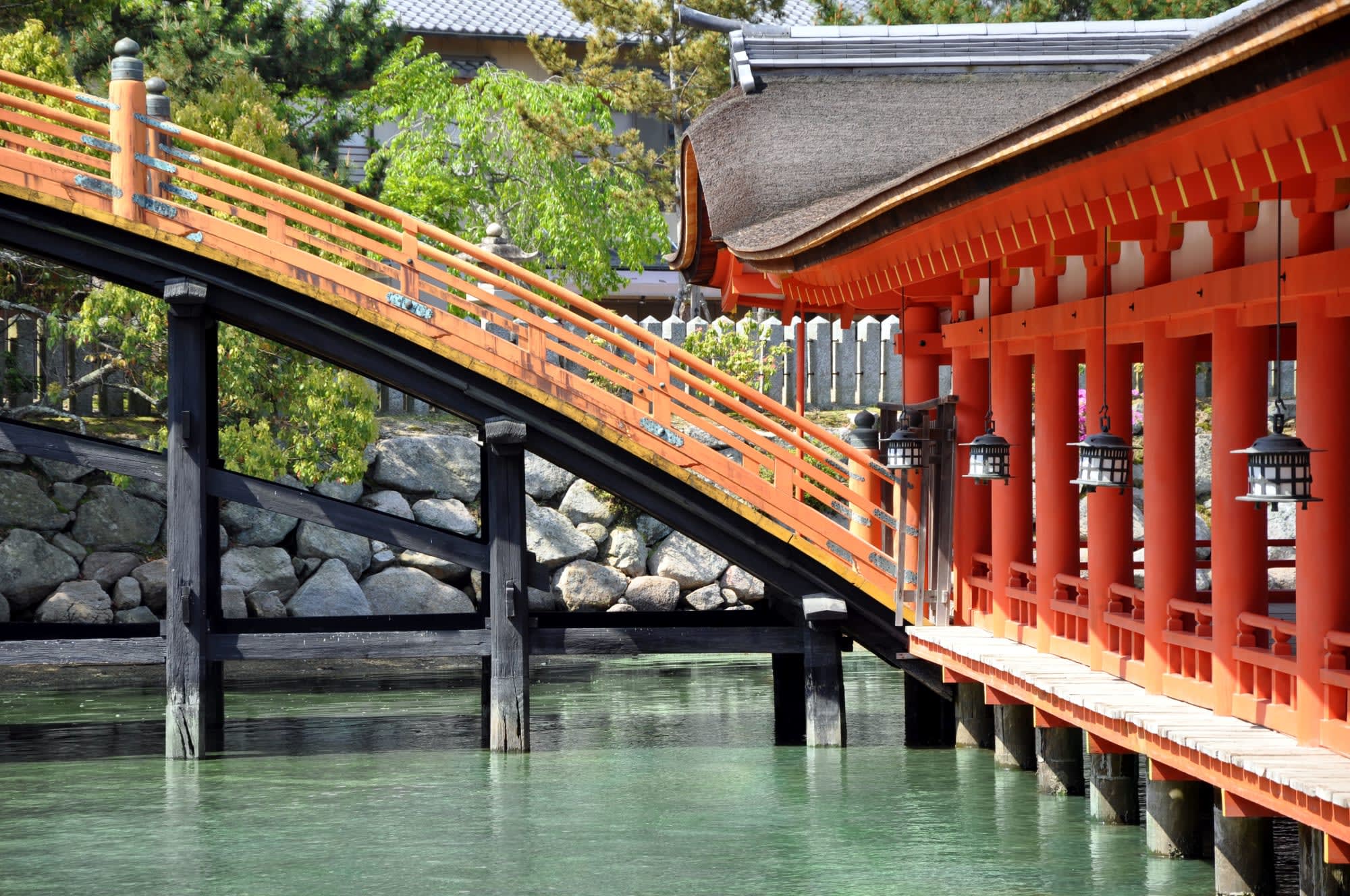 Westjapan entdecken mit dem Luxusbus ab Osaka: Japan Miyajima
