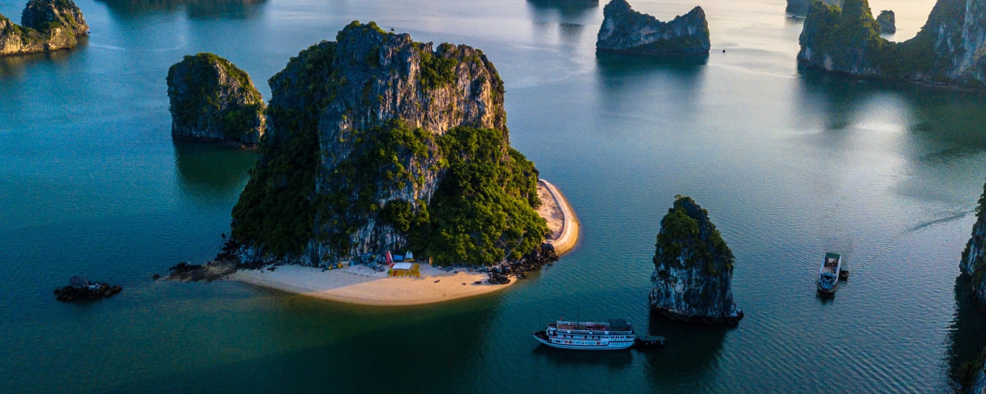 Tageskreuzfahrt Halong Bucht, Gruppe,EN,Ganztägig in Hanoi: Vietnam Halong Bucht