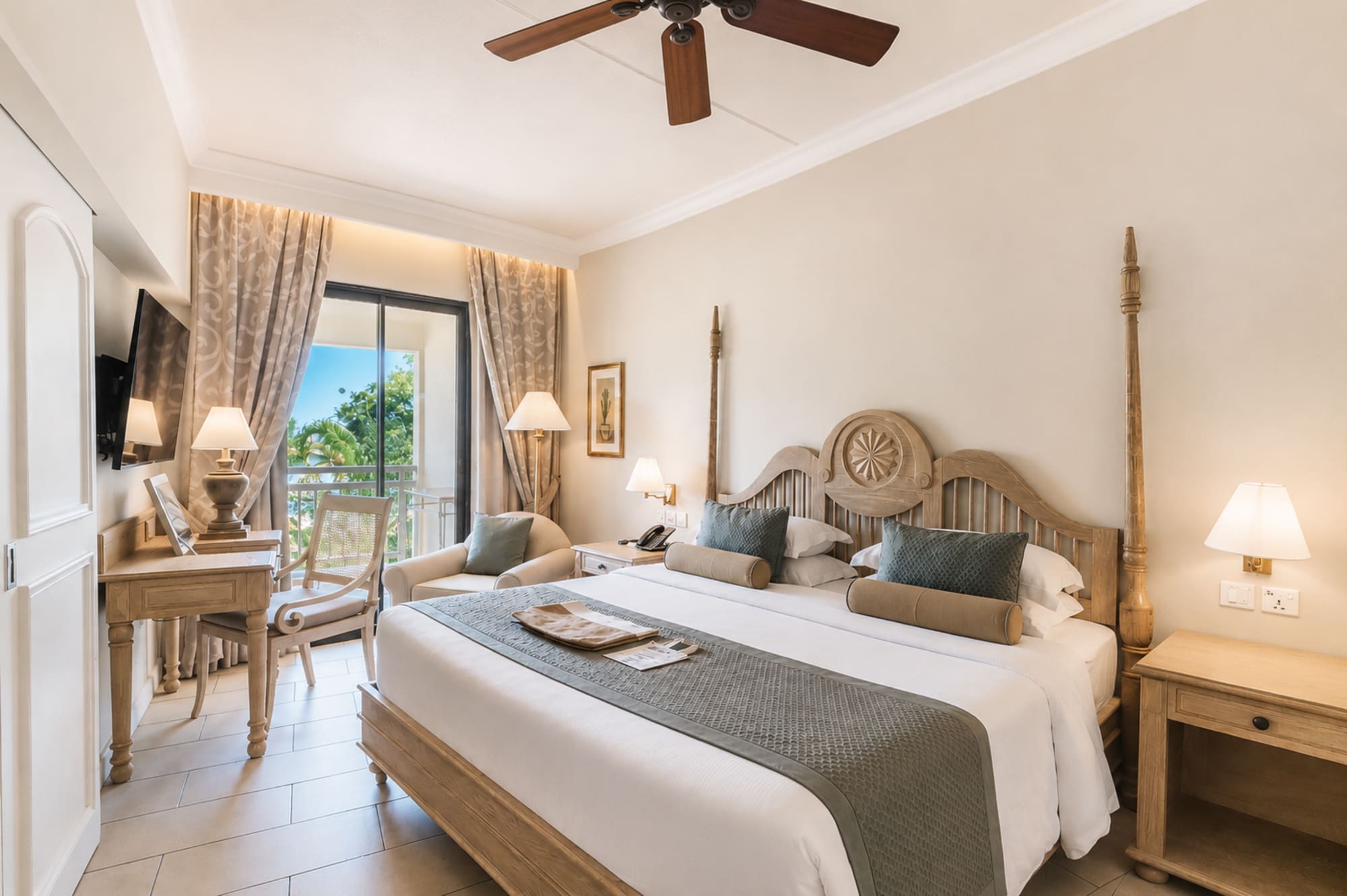 Maritim Resort & Spa Mauritius in Nord | Nordwesten: Suite bedroom (1)