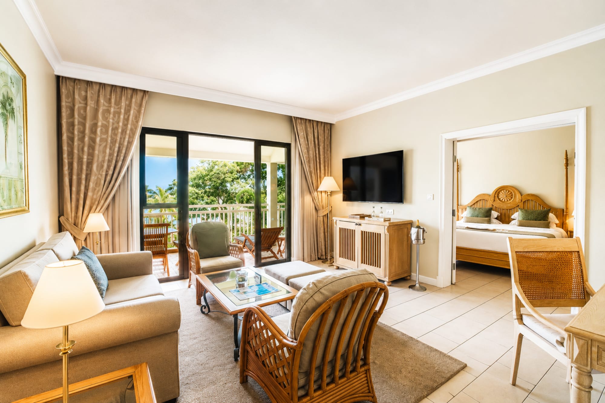 Maritim Resort & Spa Mauritius in Nord | Nordwesten: Suite living room (1)