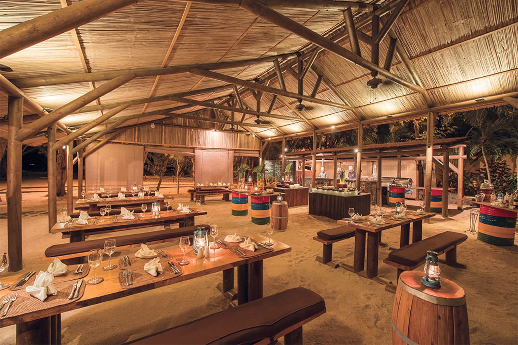 Maritim Resort & Spa Mauritius in Nord | Nordwesten: Les Filaos Beach BBQ Restaurant