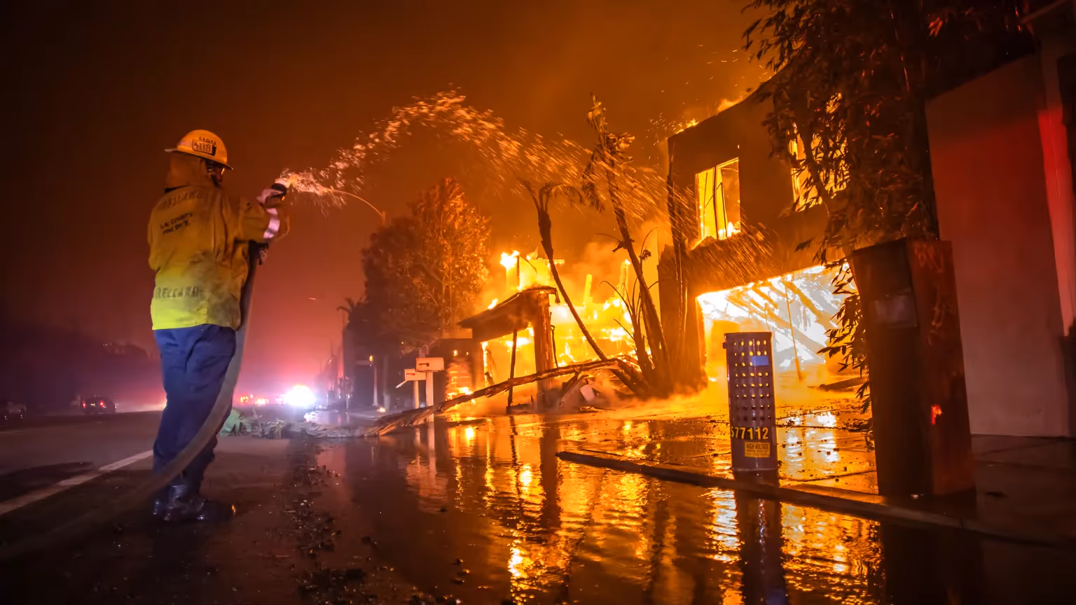 This crowdsourcing app is a lifeline for Californians tracking wildfires