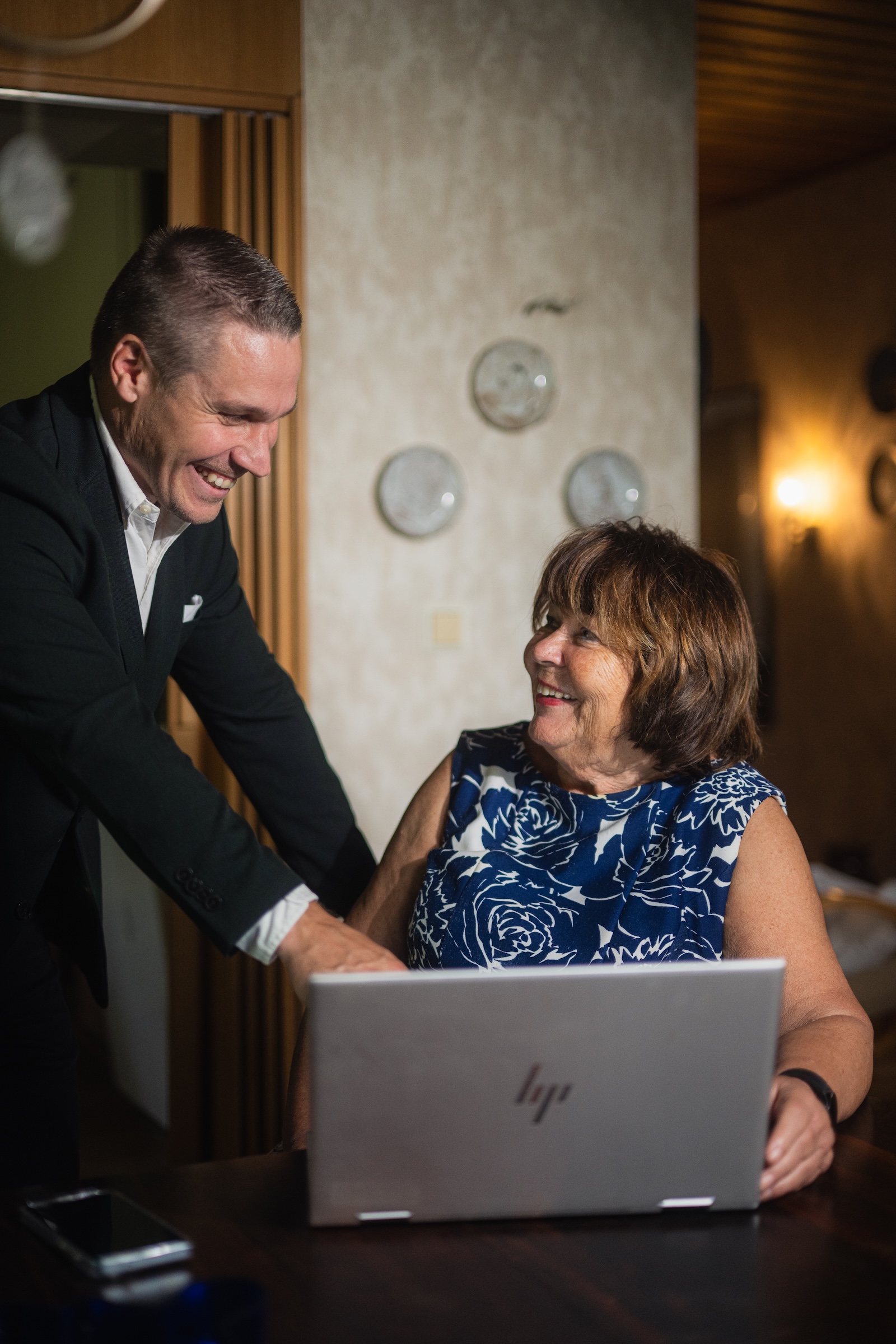 Viktor and Anki from the Westmusa tax and accounting company working together.