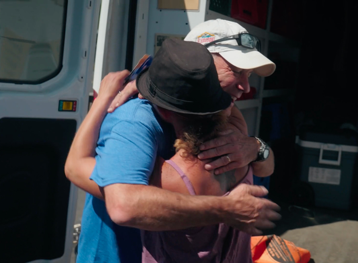 volunteers working together