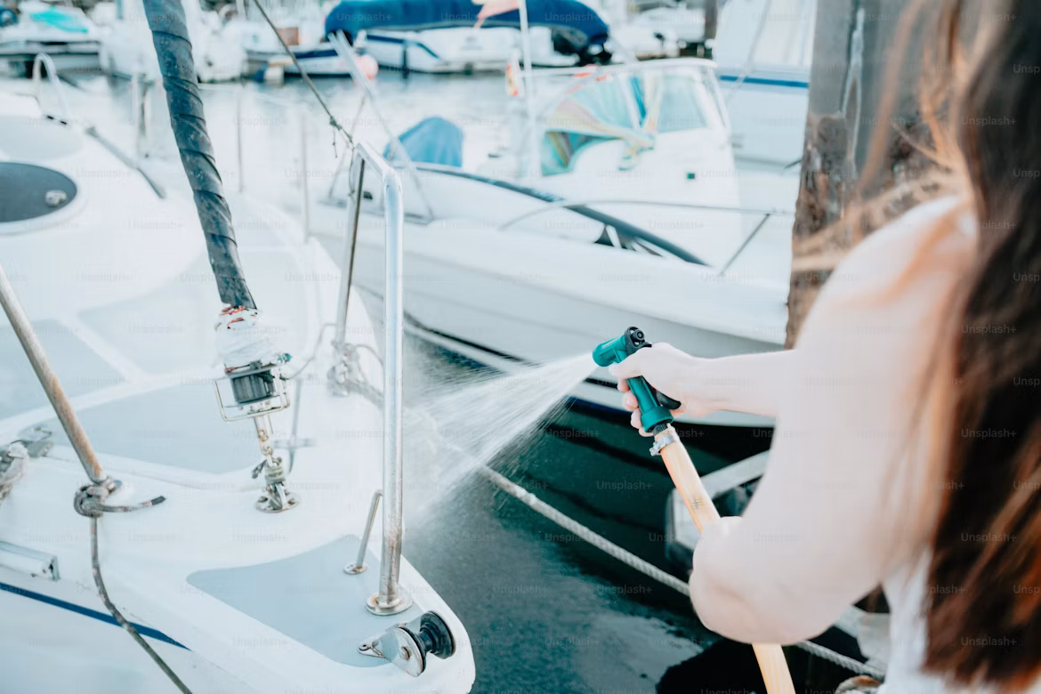 Marina dockside amenities