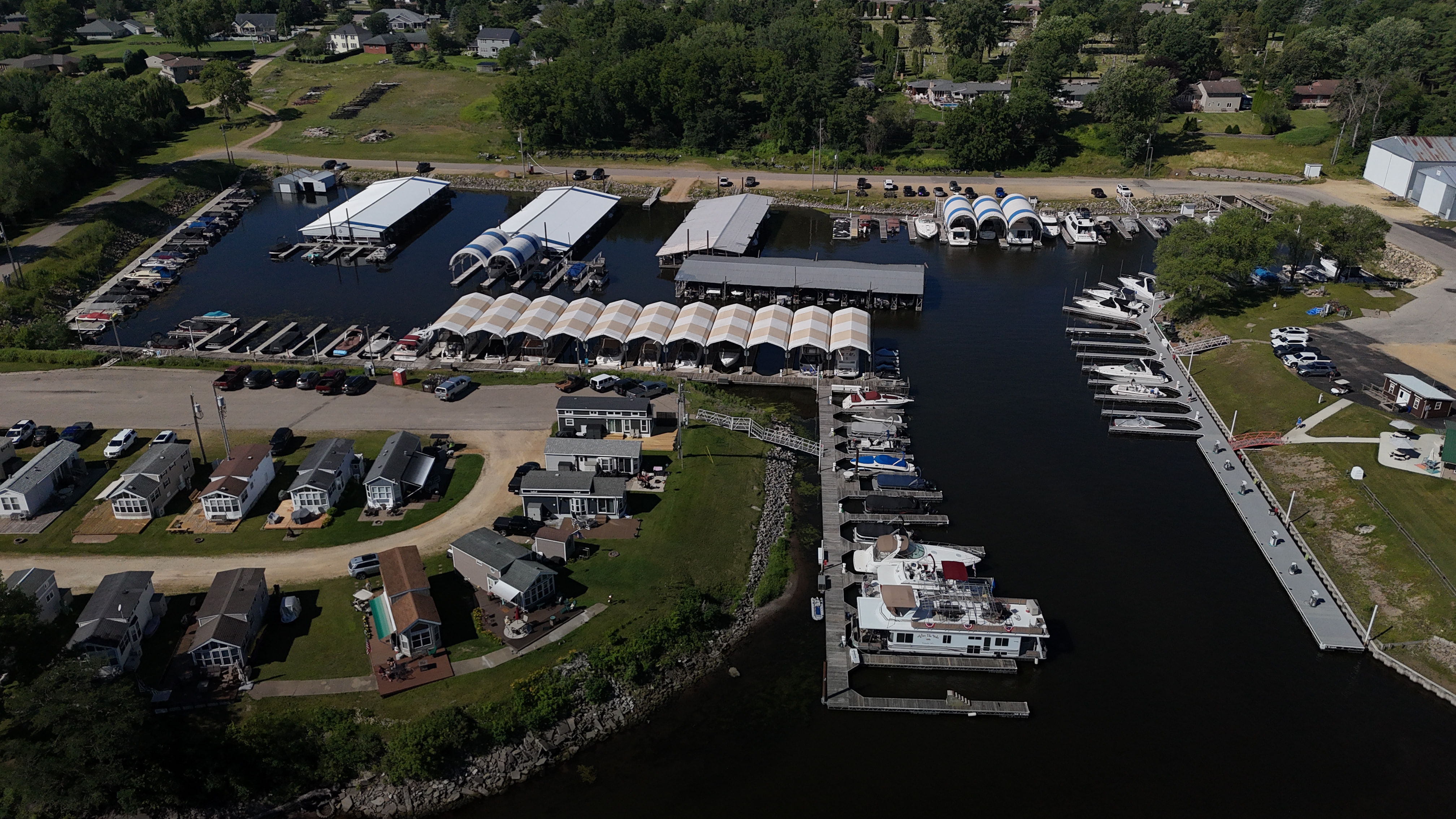 Boats and docks at Wabasha Marina and Boatyard