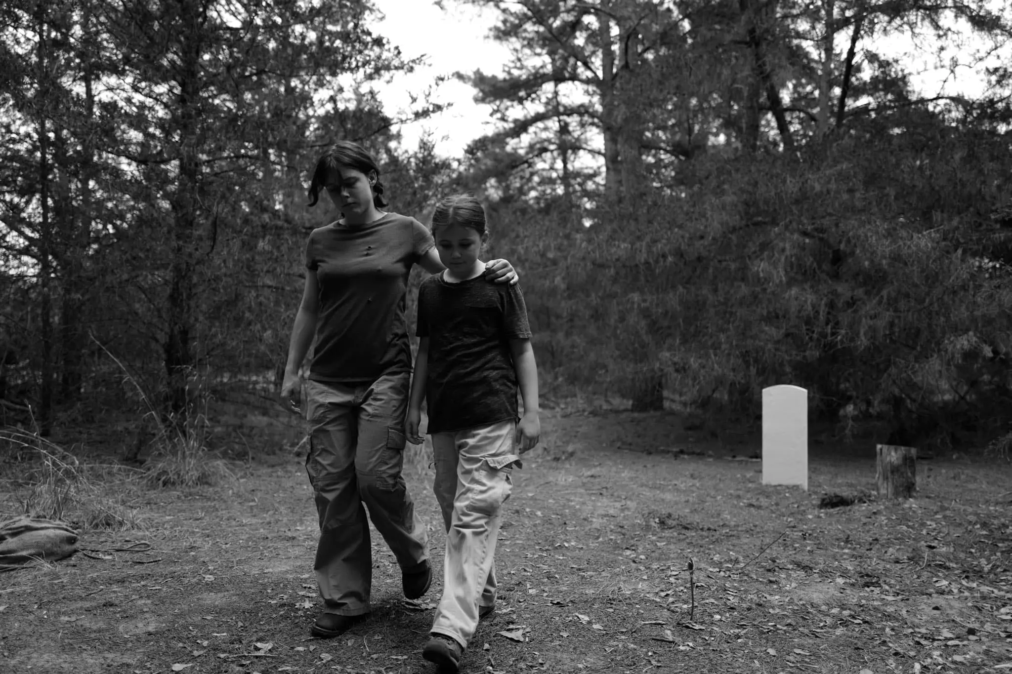 Caroline Brauner in dramatic Compound scene