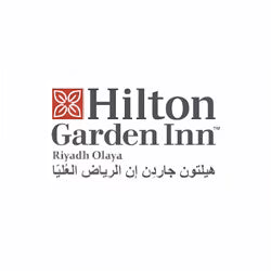 Logotipo de Hilton Garden Inn Riyadh Olaya con texto en inglés y árabe.