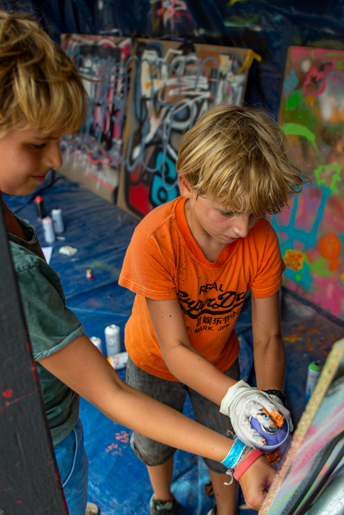 foto van een graffiti workshop door Dynamic Arts