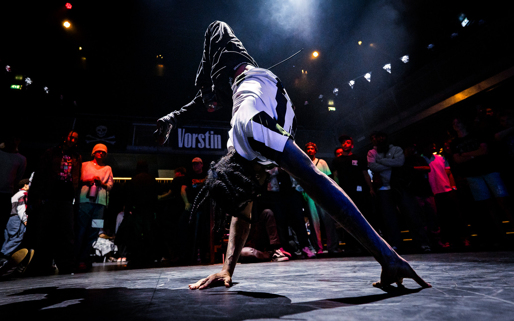 Breaker in een freeze bij Summer Sickness Festival in de Vorstin Hilversum