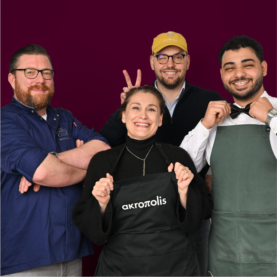 The Paris Club Restaurant & Bar und Akro Grill Oberkassel bilden eine Gruppe.