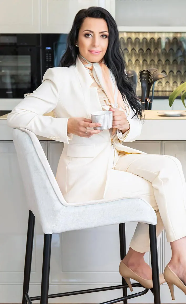 Prémium Ingatlanok - Széll Emese 