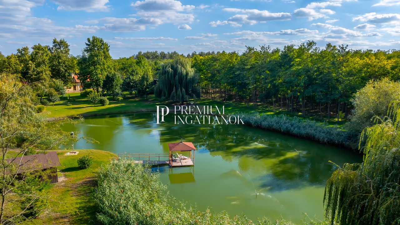 6060 Tiszakécske - Privát tó. Parkosított környezet. Teljes intimitás 13,5 hektáron