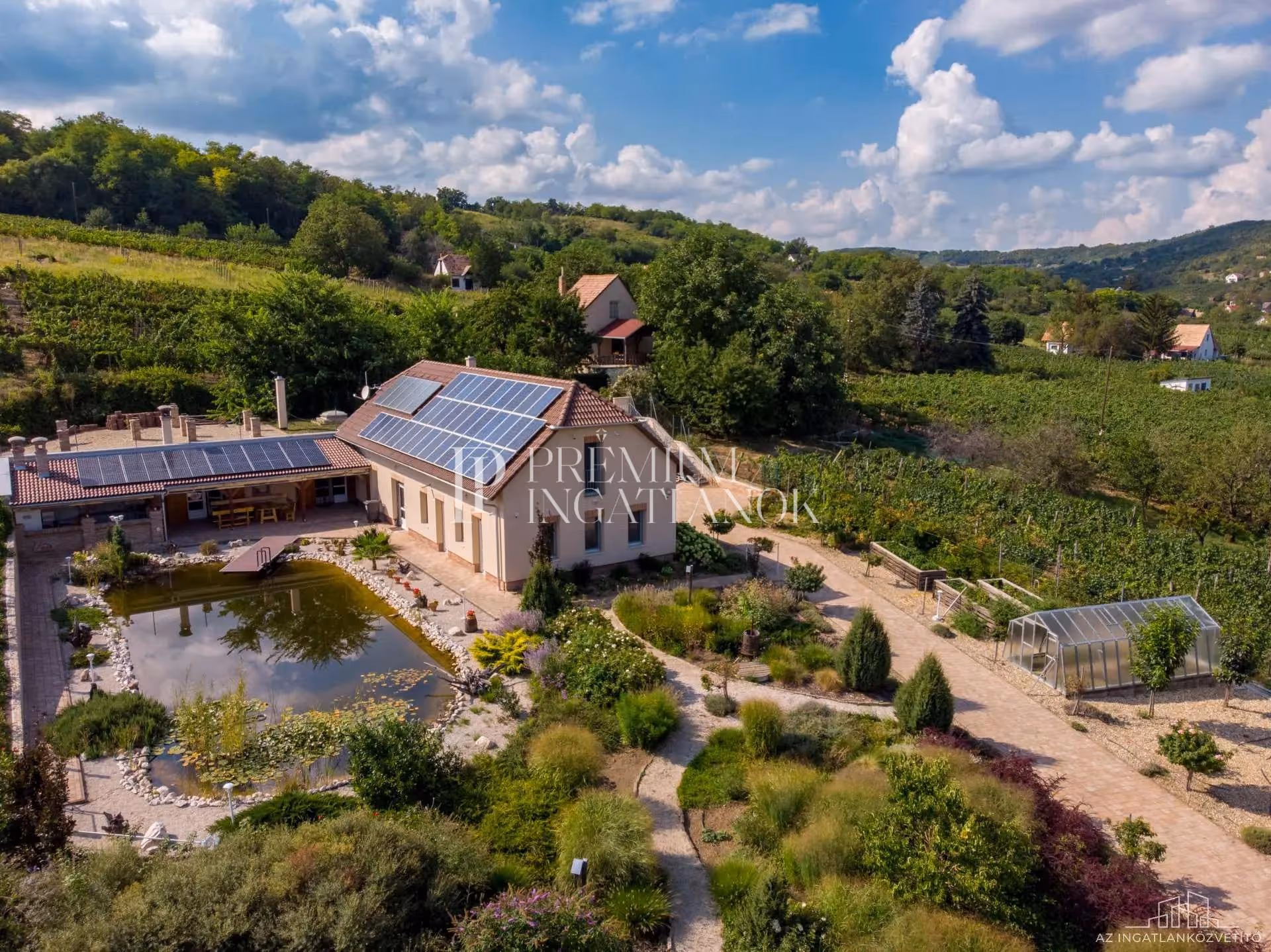 7100 Szekszárd - Önfenntartó luxus birtok