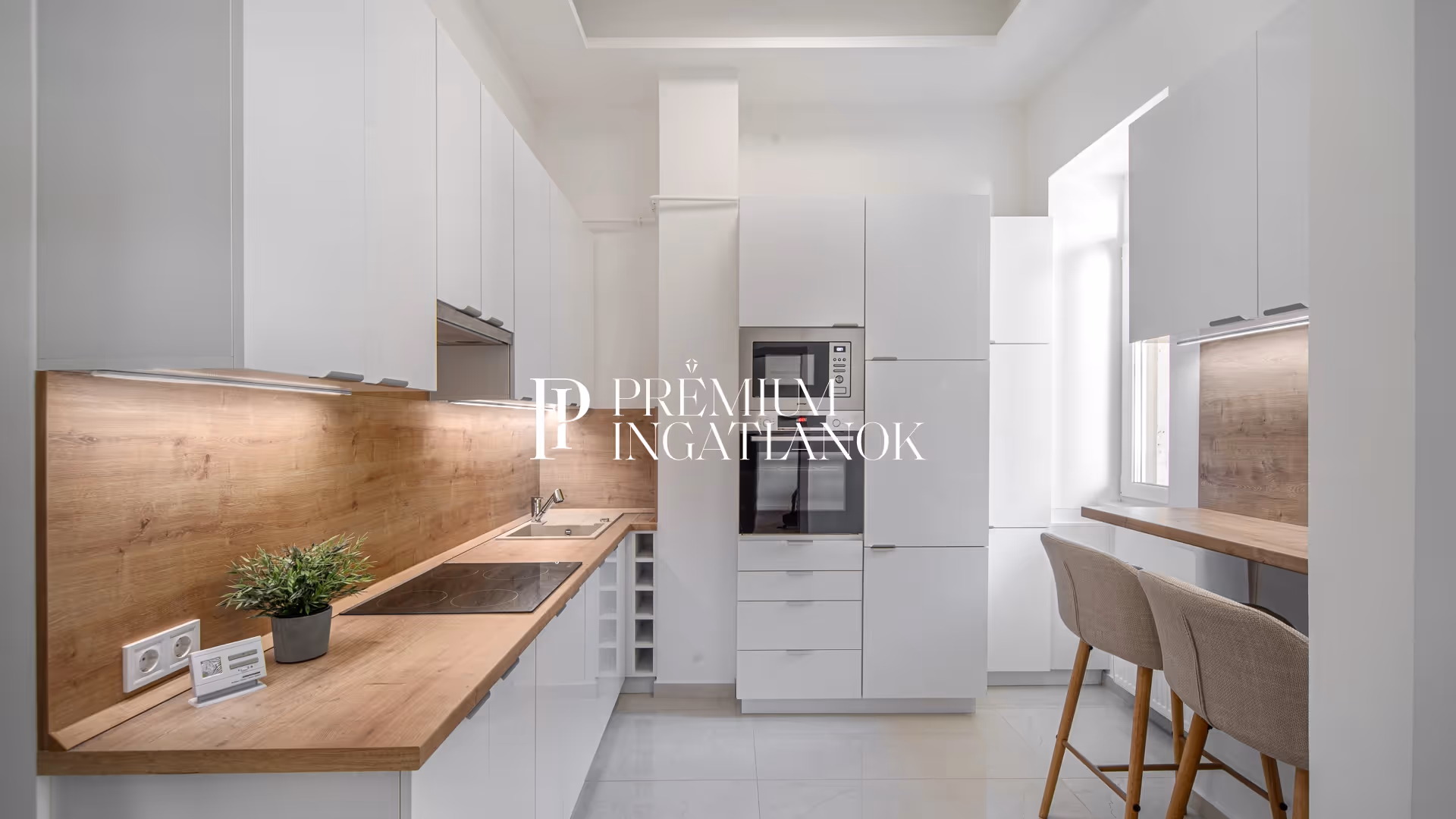 Budapest I. kerület - Teljeskörűen felújított polgári lakás a Vár lábánál