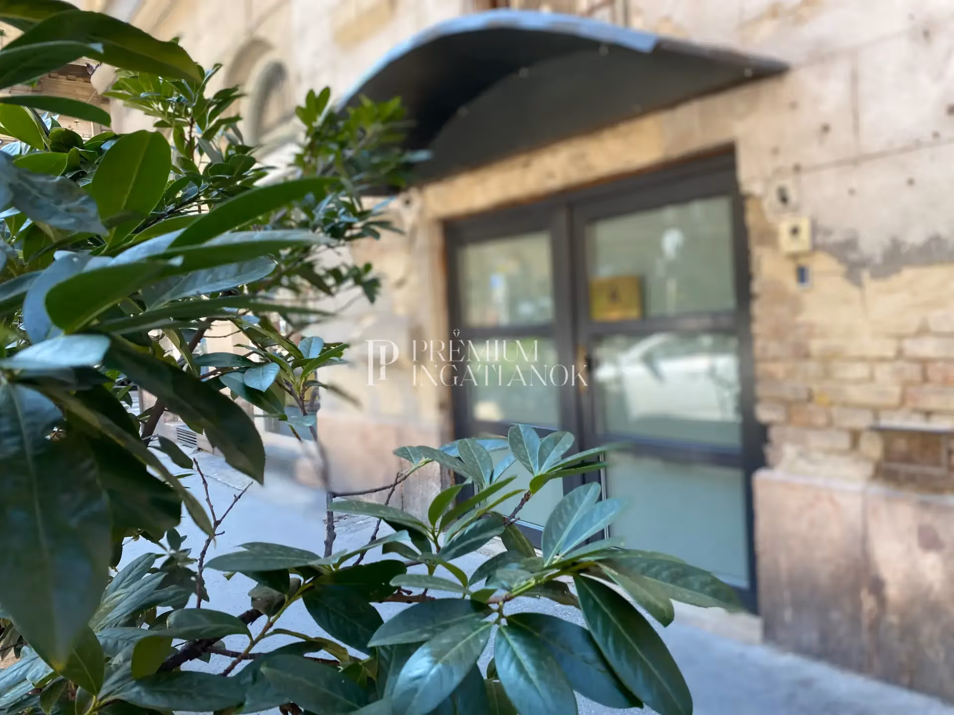 Budapest 6. kerület - Felújított üzlethelyiség, akár 100 fő részére