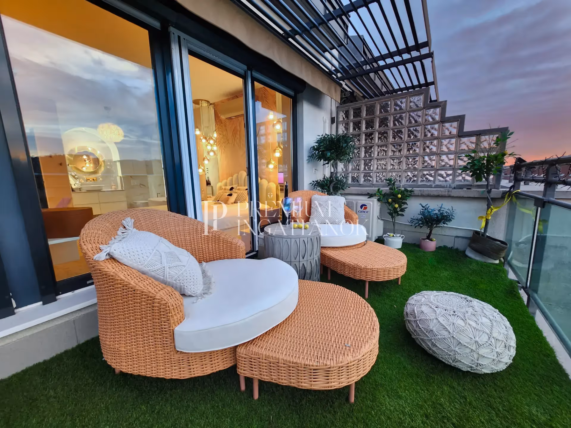 Budapest 3. kerület - Panorámás, frissen felújított penthouse