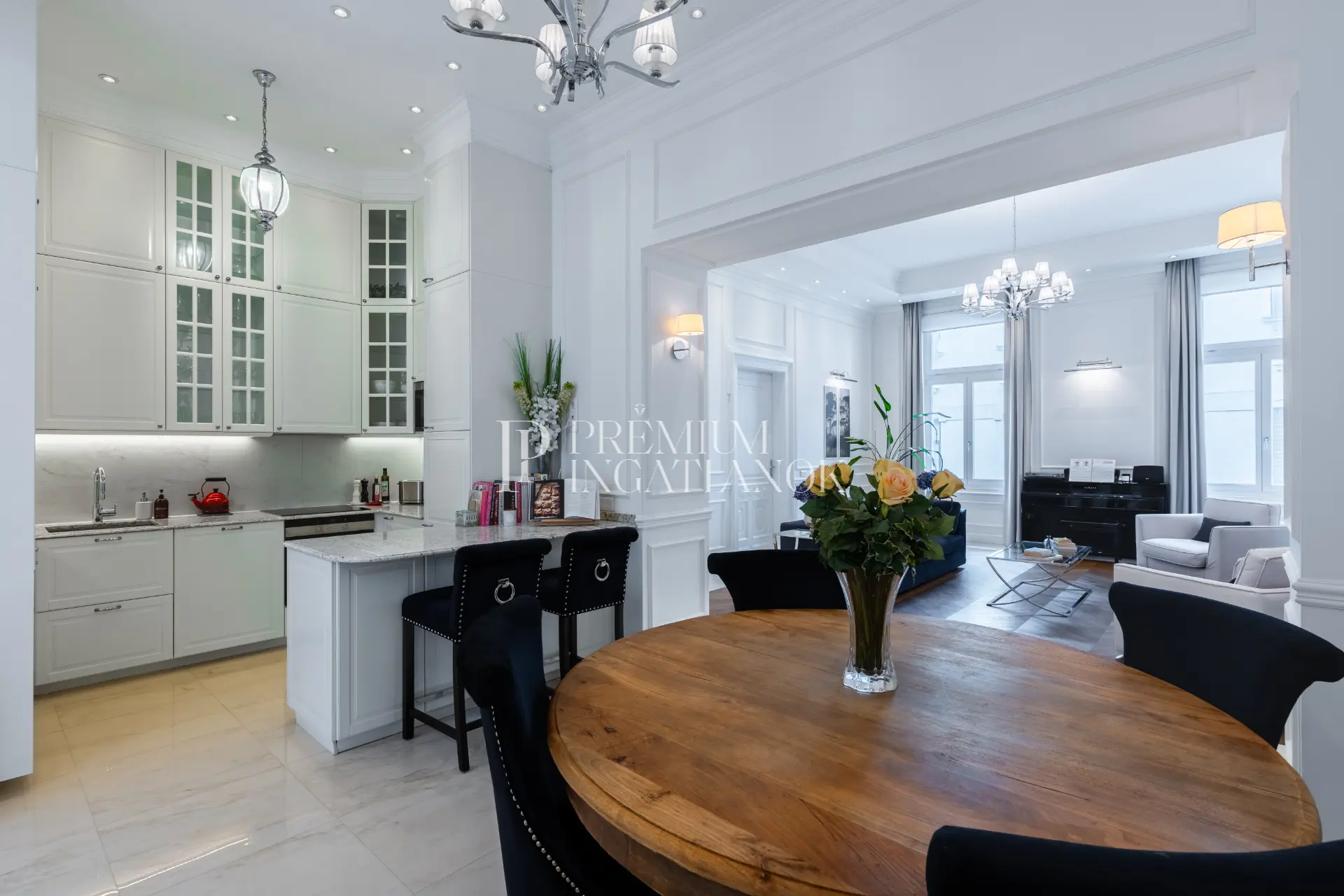 Budapest 5. kerület - Elegáns 118 m2-es polgári luxuslakás
