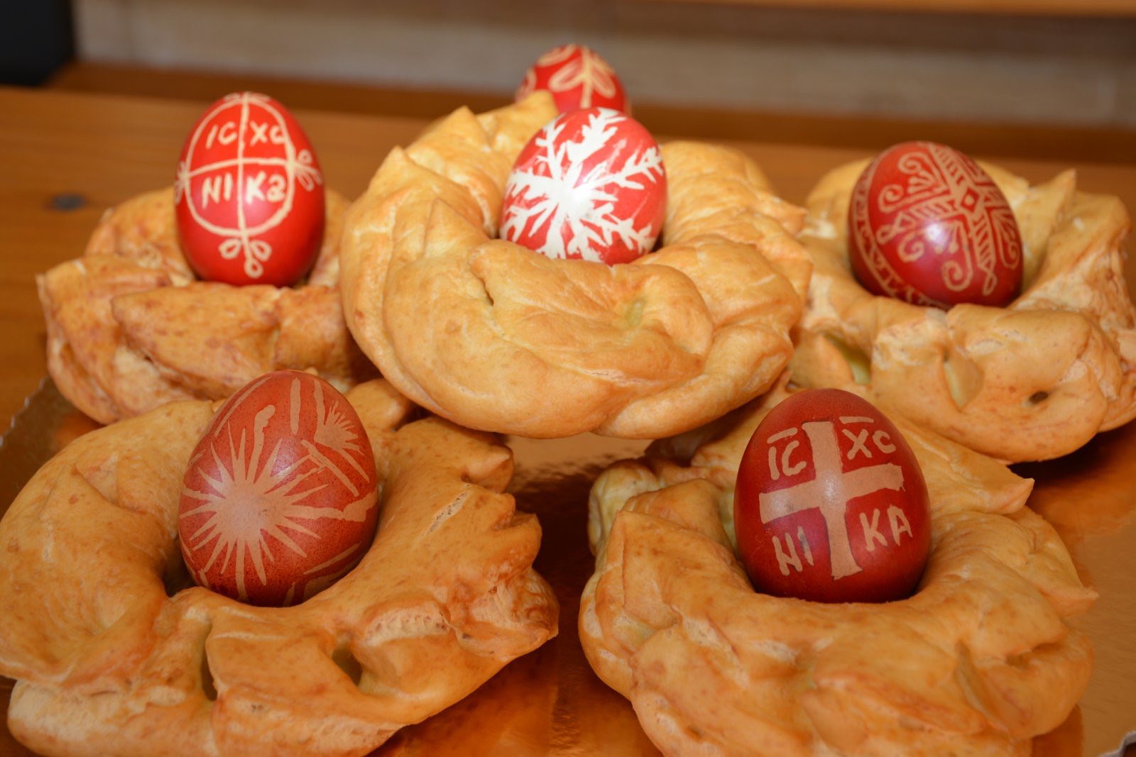 Васкршња туцијада у порти Храма Свете Тројице у Приједору