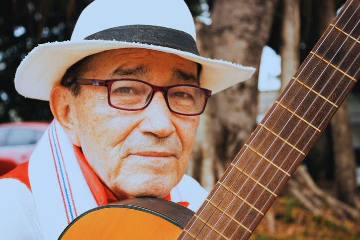 Lundinke guitar player newsletter