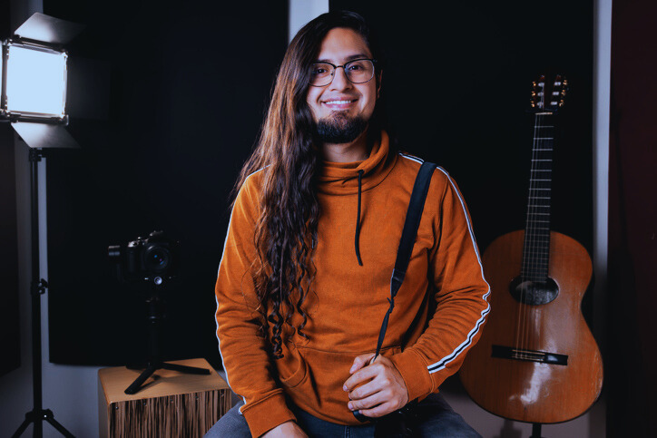 Lundinke guitar player newsletter