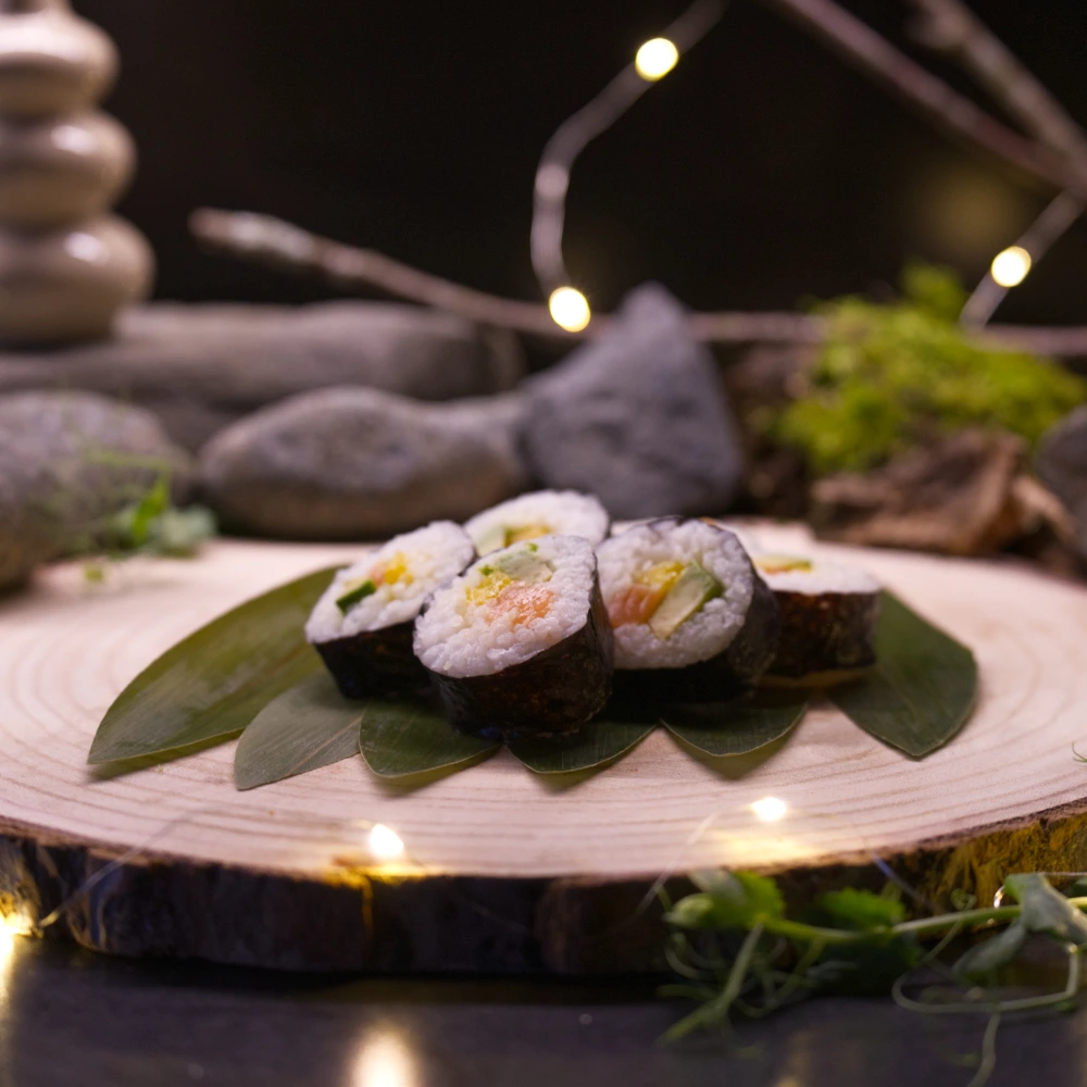 Kitsune eats sushi trooppinen uni