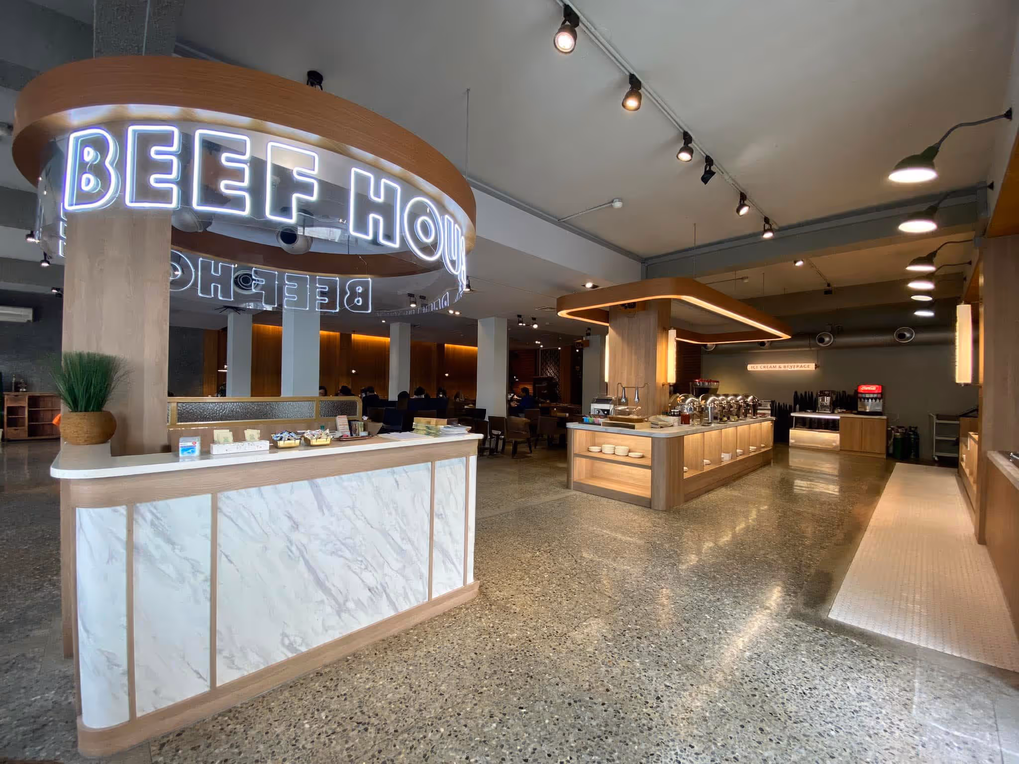 正在作設計：美式風格牛排館Beff house商業空間設計案例