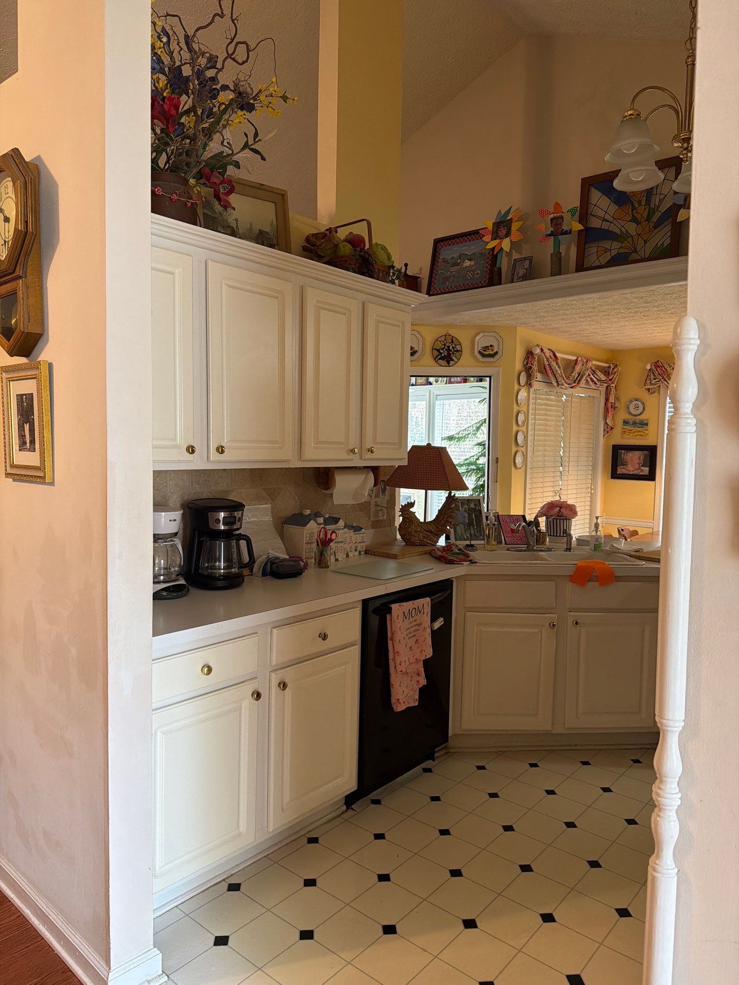 727 Bostonian Way Lawrenceville - Kitchen Before