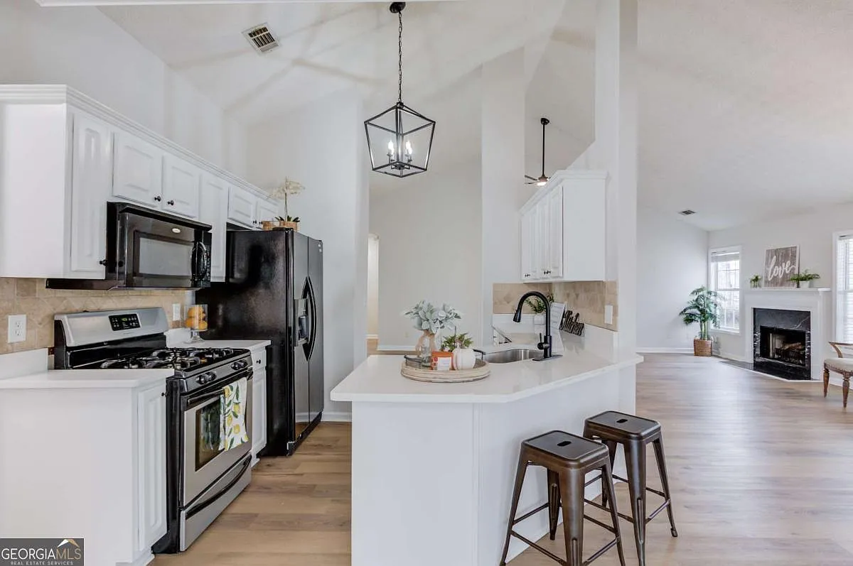727 Bostonian Way Lawrenceville - Kitchen After