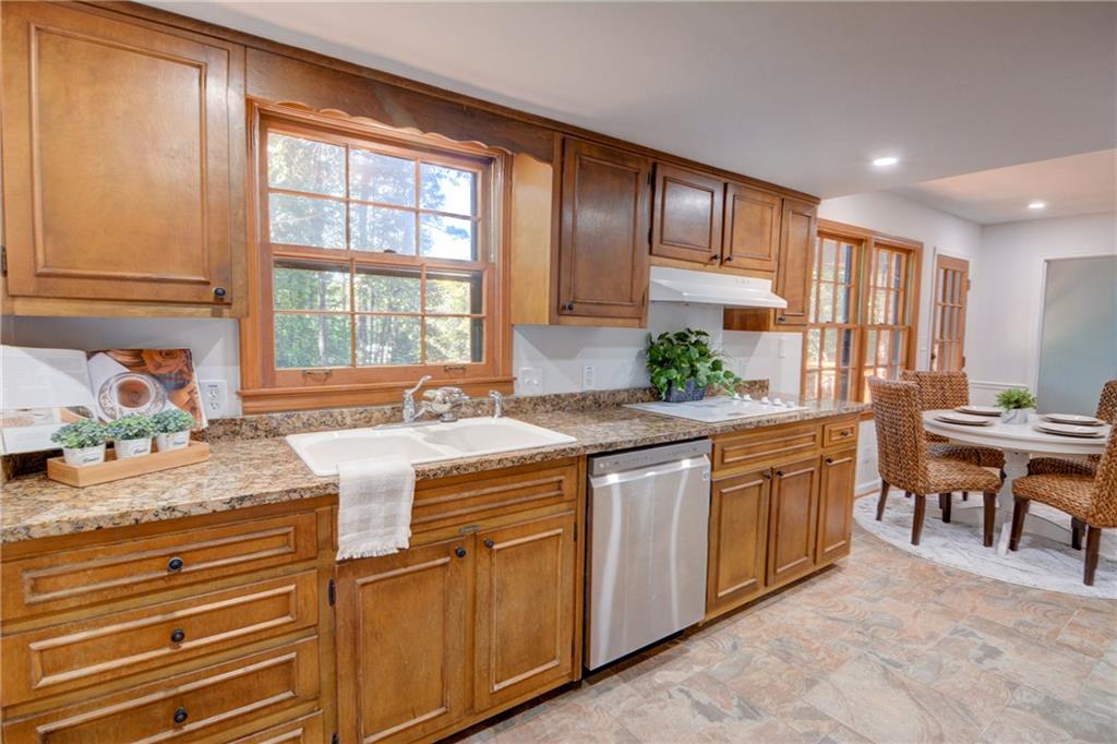 3352 Northbrook Dr Atlanta - Kitchen After Renovation