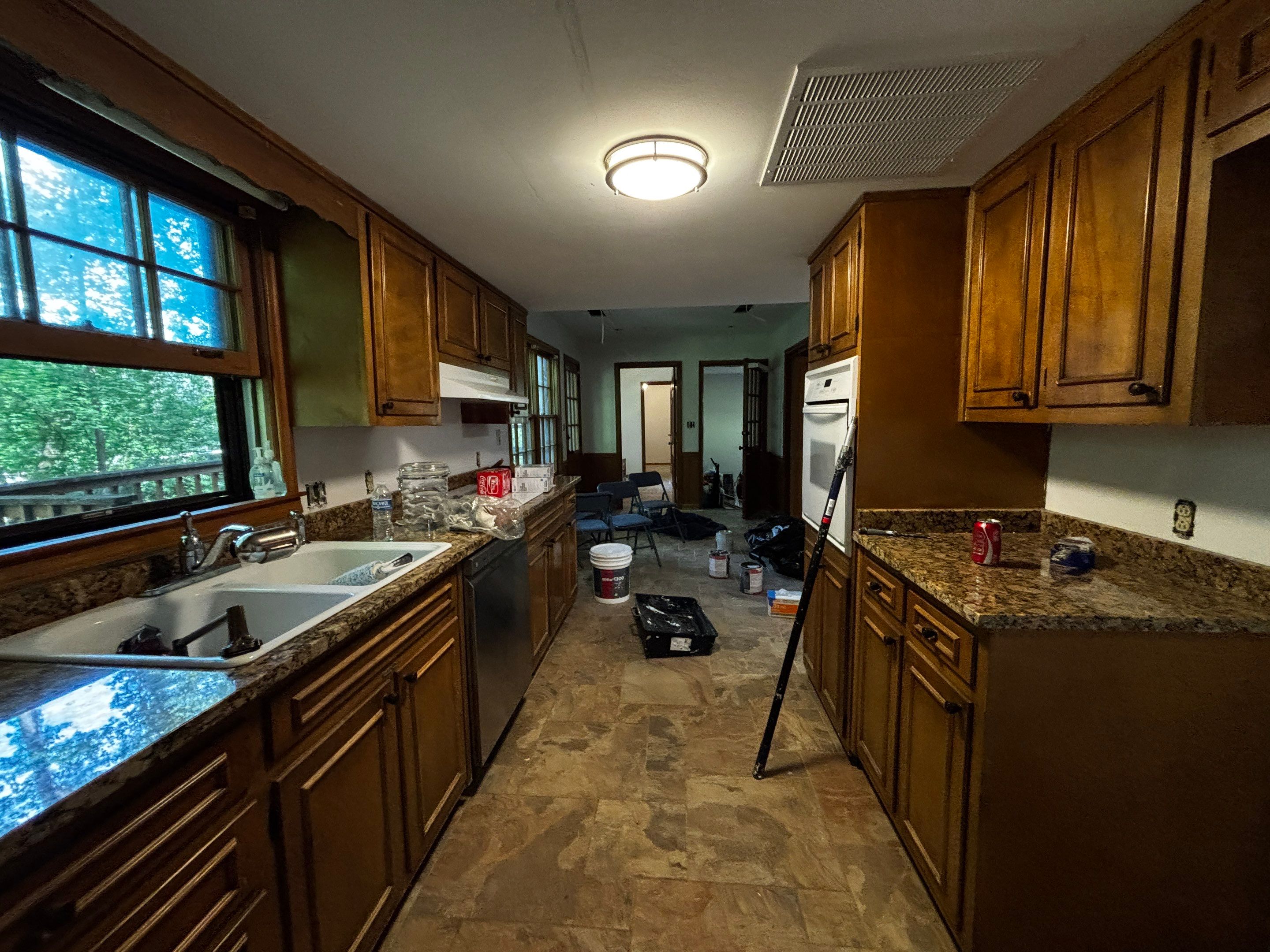 3352 Northbrook Dr Atlanta - Kitchen Before Renovation